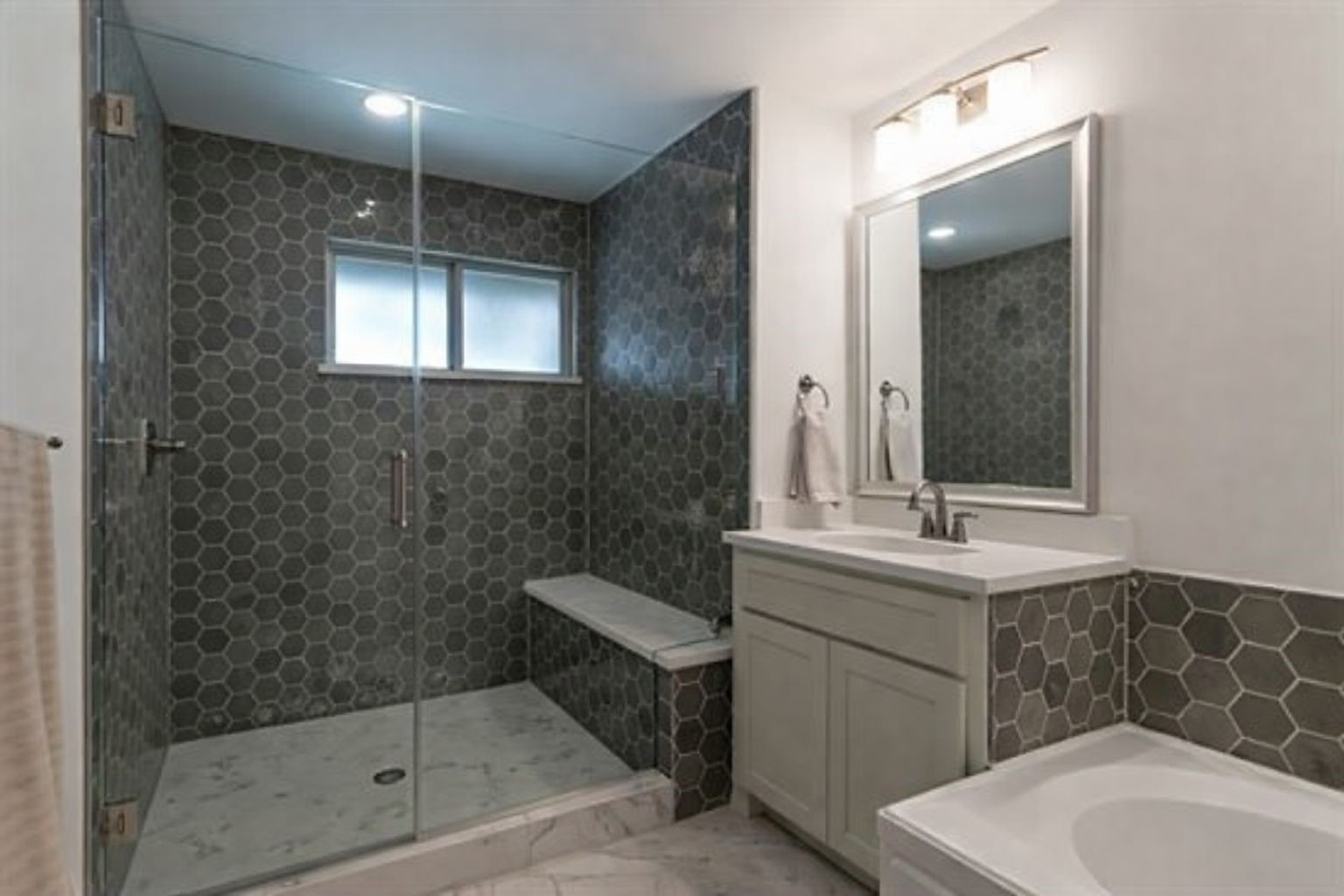 1900 Melinda Lane Farmers Branch TX 75234