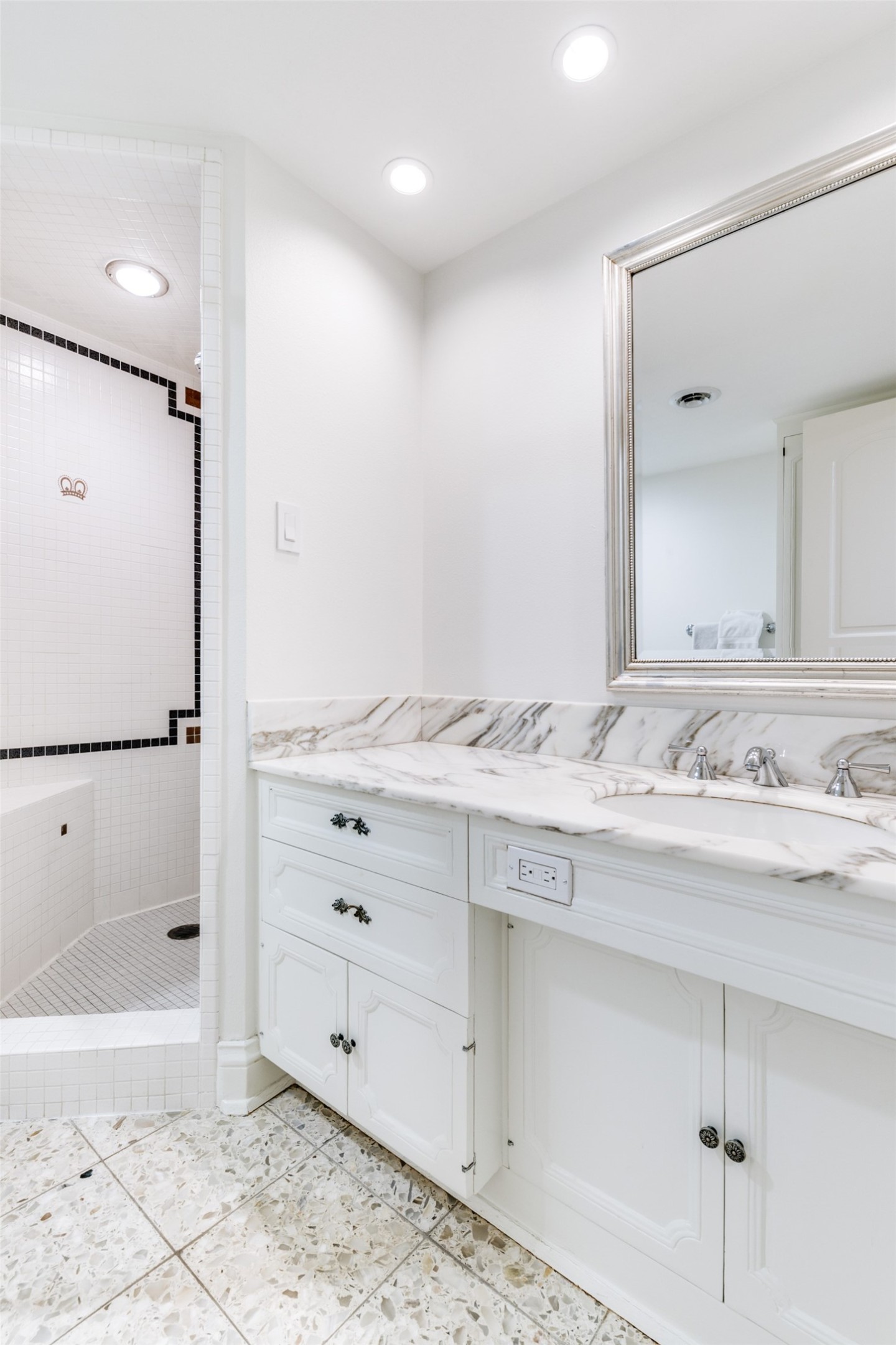 6144 Averill Way Dallas TX 75225