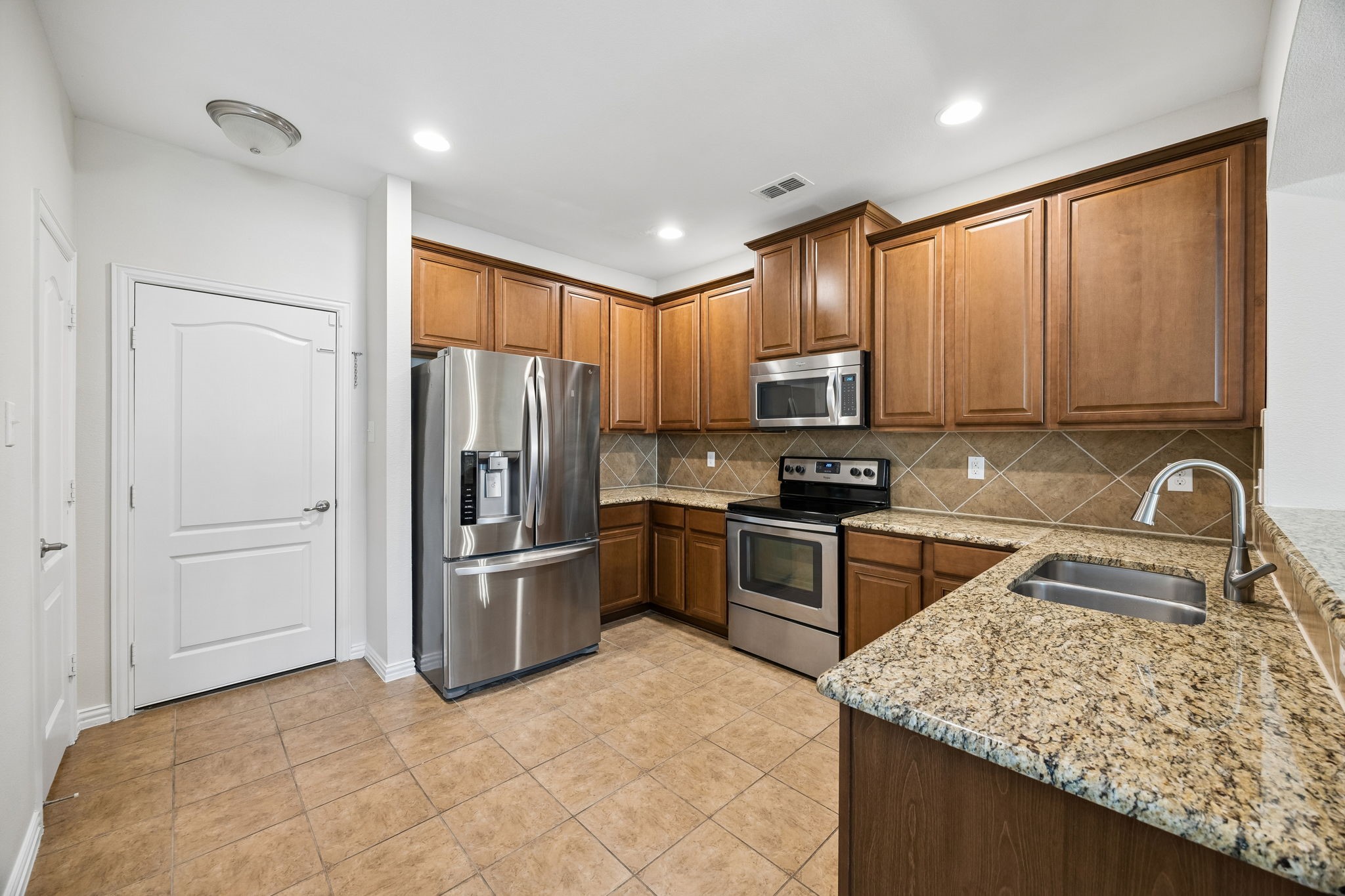 6816 Carrington Lane Fort Worth TX 76137