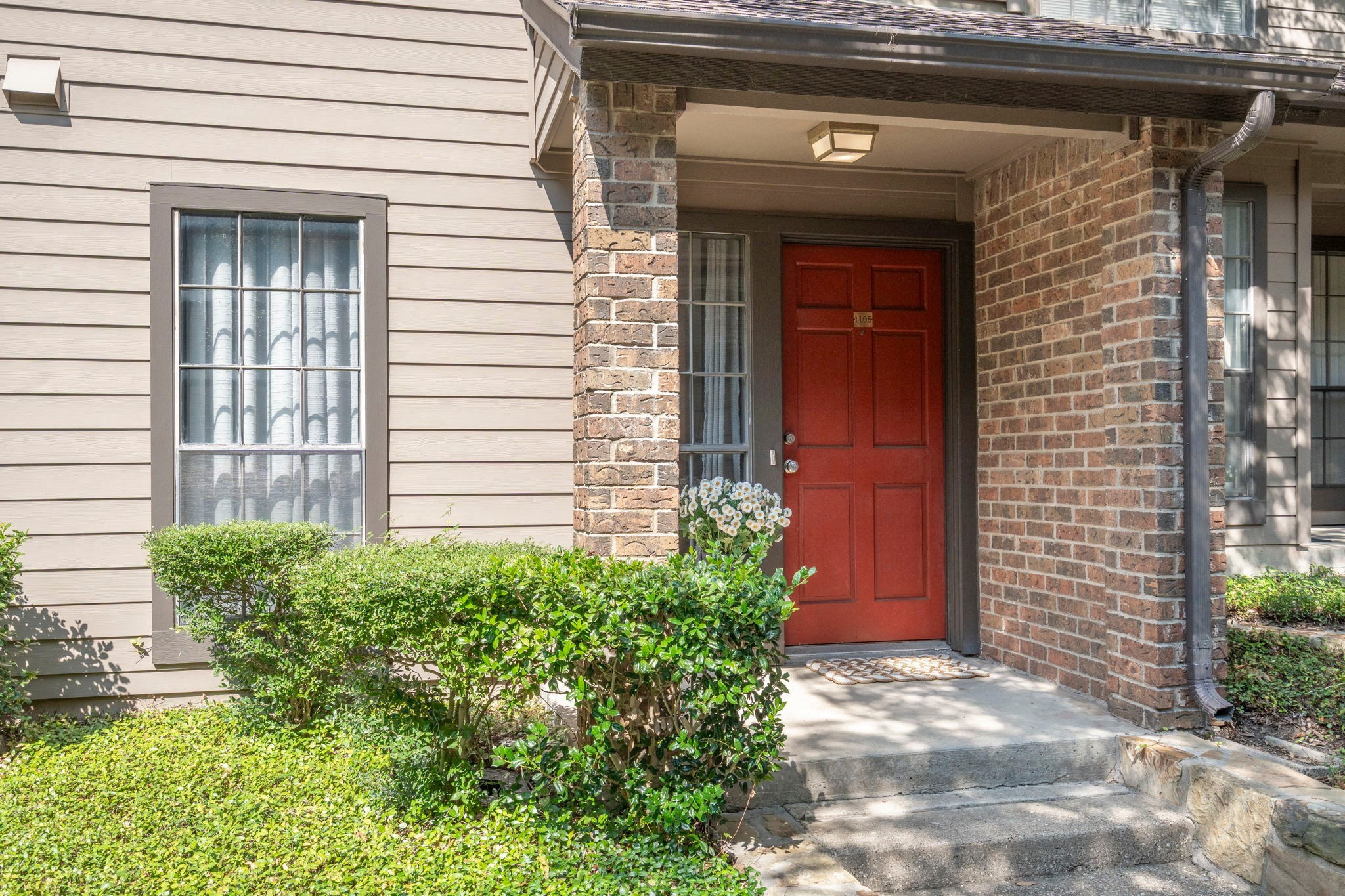 9910 Royal Lane Dallas TX 75231