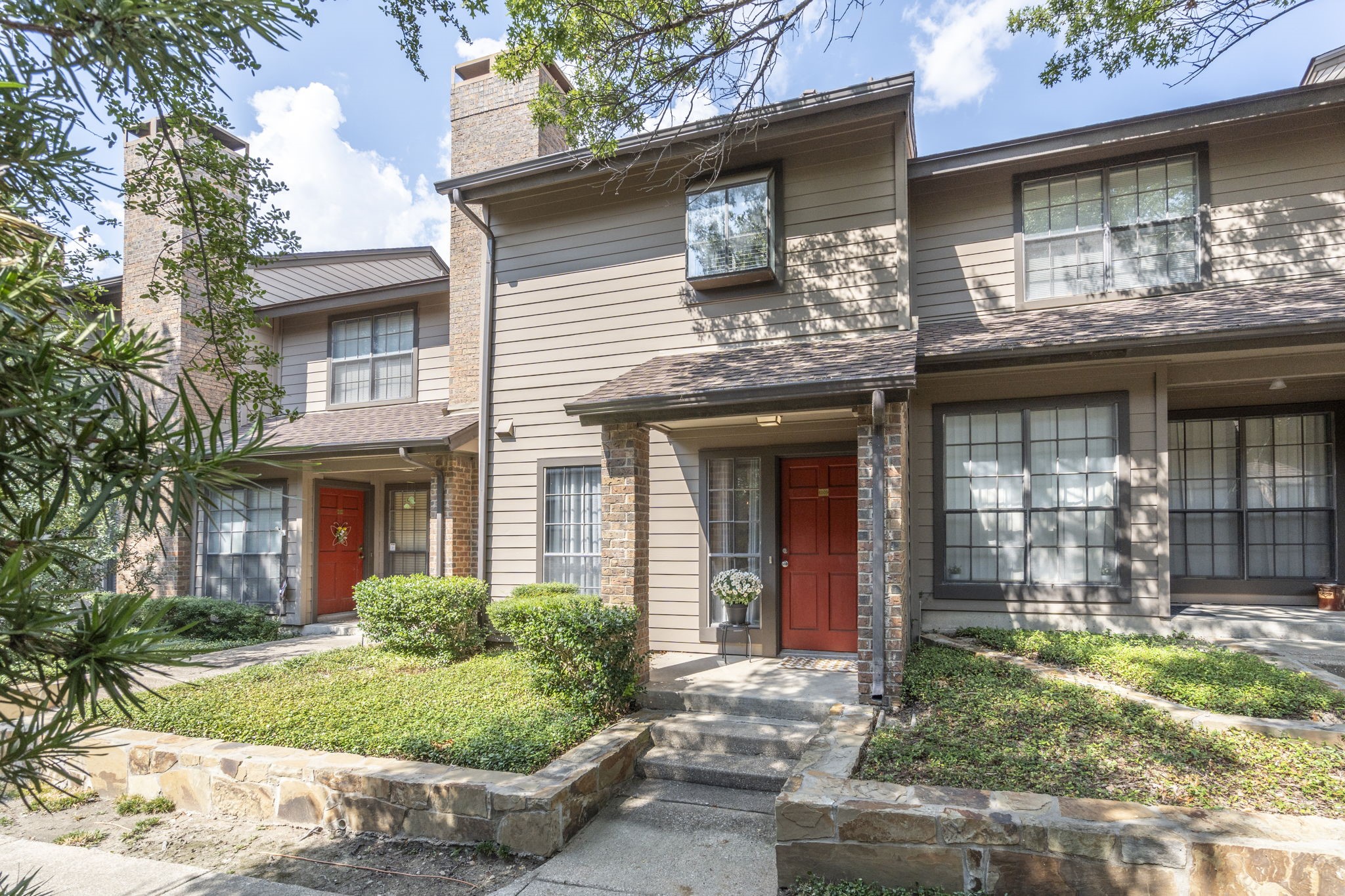 9910 Royal Lane Dallas TX 75231
