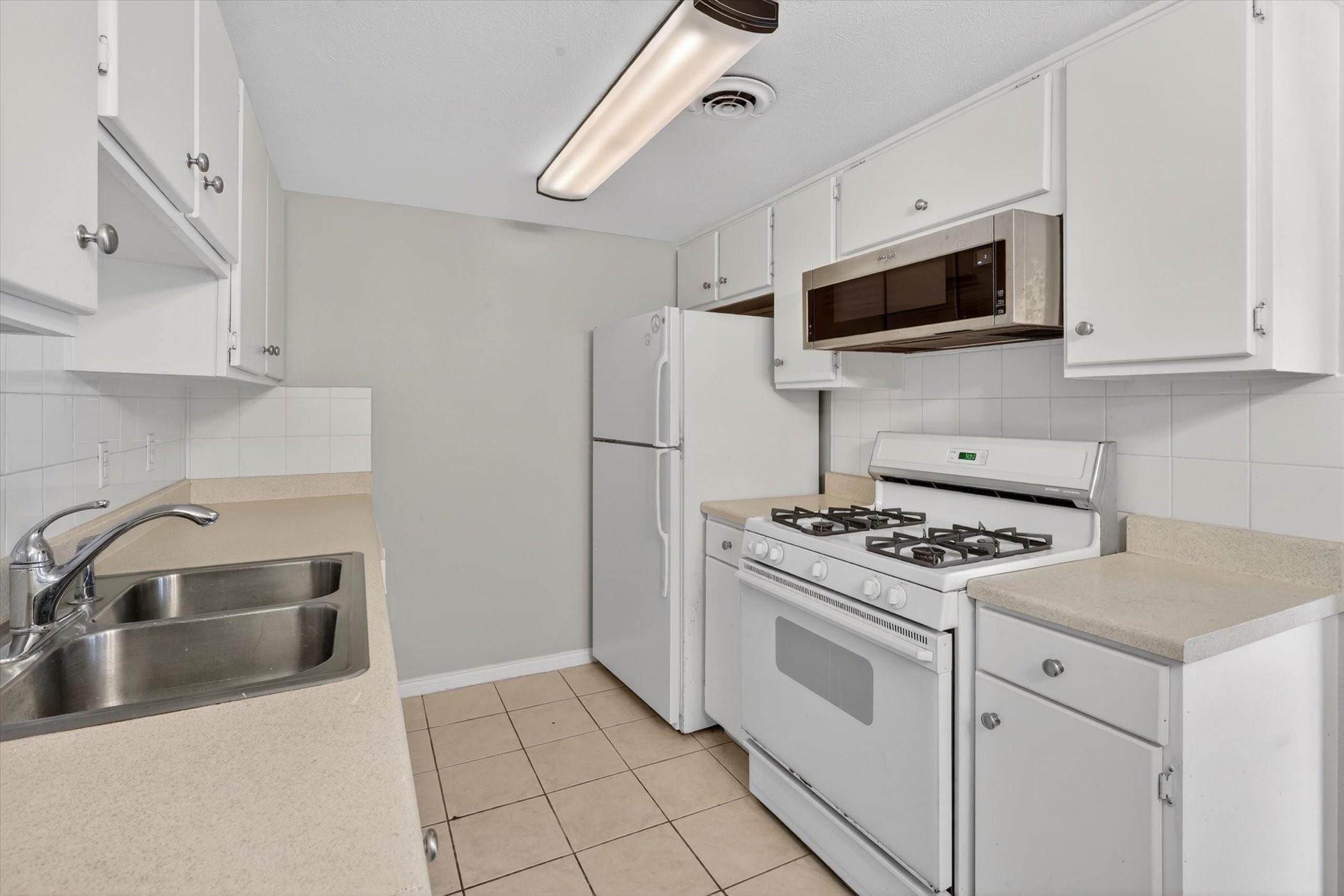 15926 Stillwood Street Dallas TX 75248
