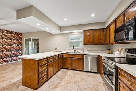 901 Shady Creek Lane Bedford TX 76021