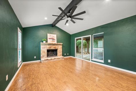 901 Shady Creek Lane Bedford TX 76021