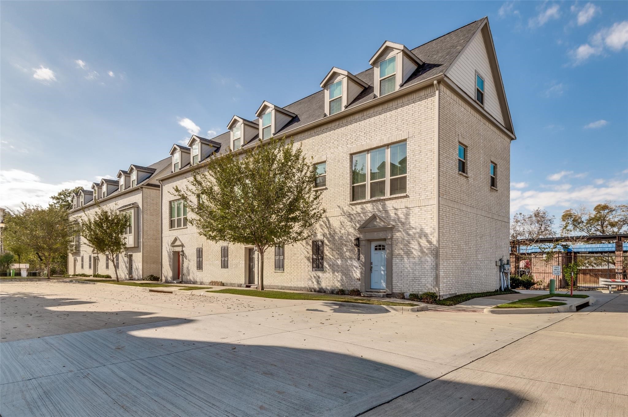 1900 Bel Air Drive Arlington TX 76010