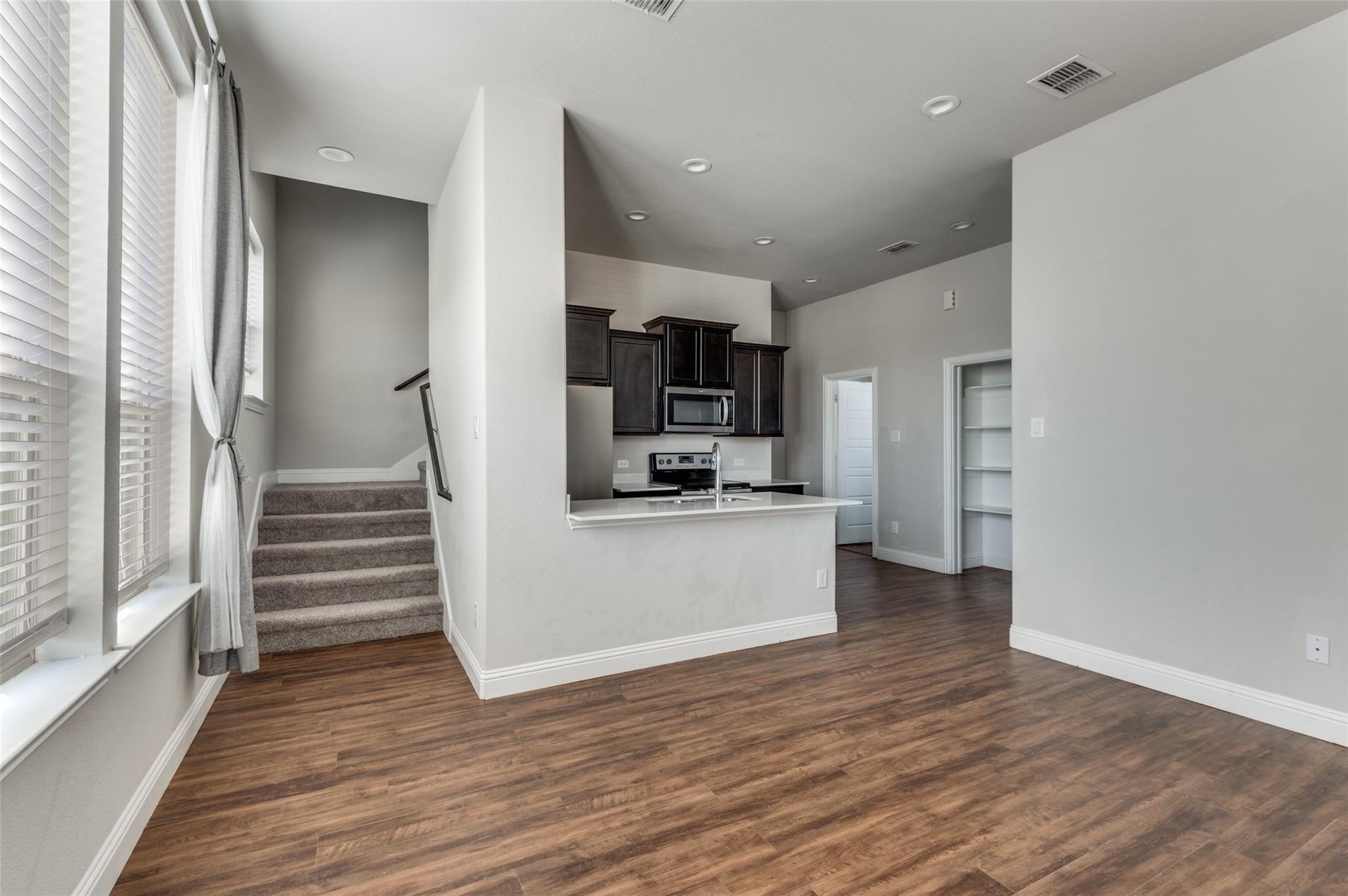 1900 Bel Air Drive Arlington TX 76010