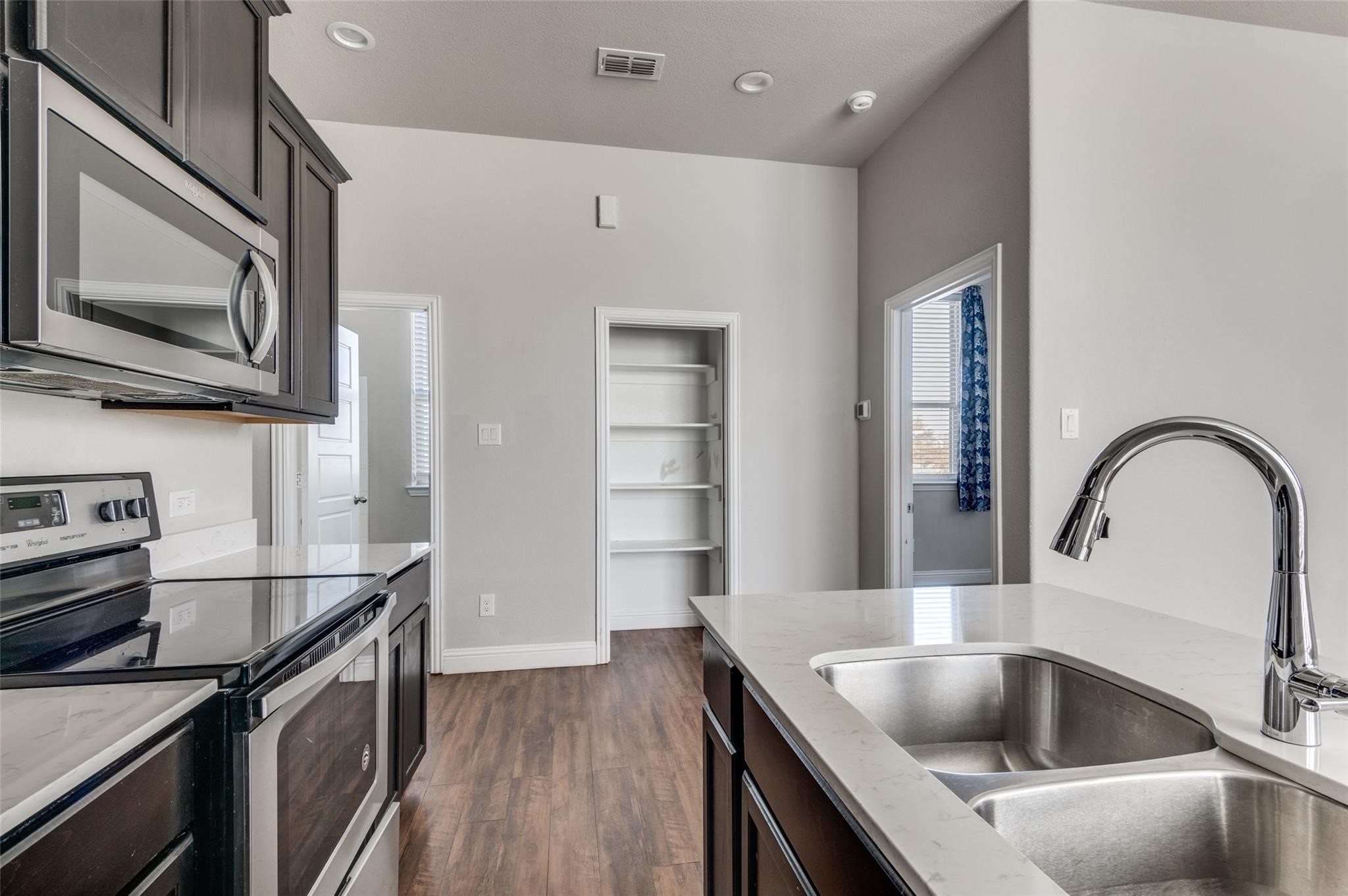 1900 Bel Air Drive Arlington TX 76010