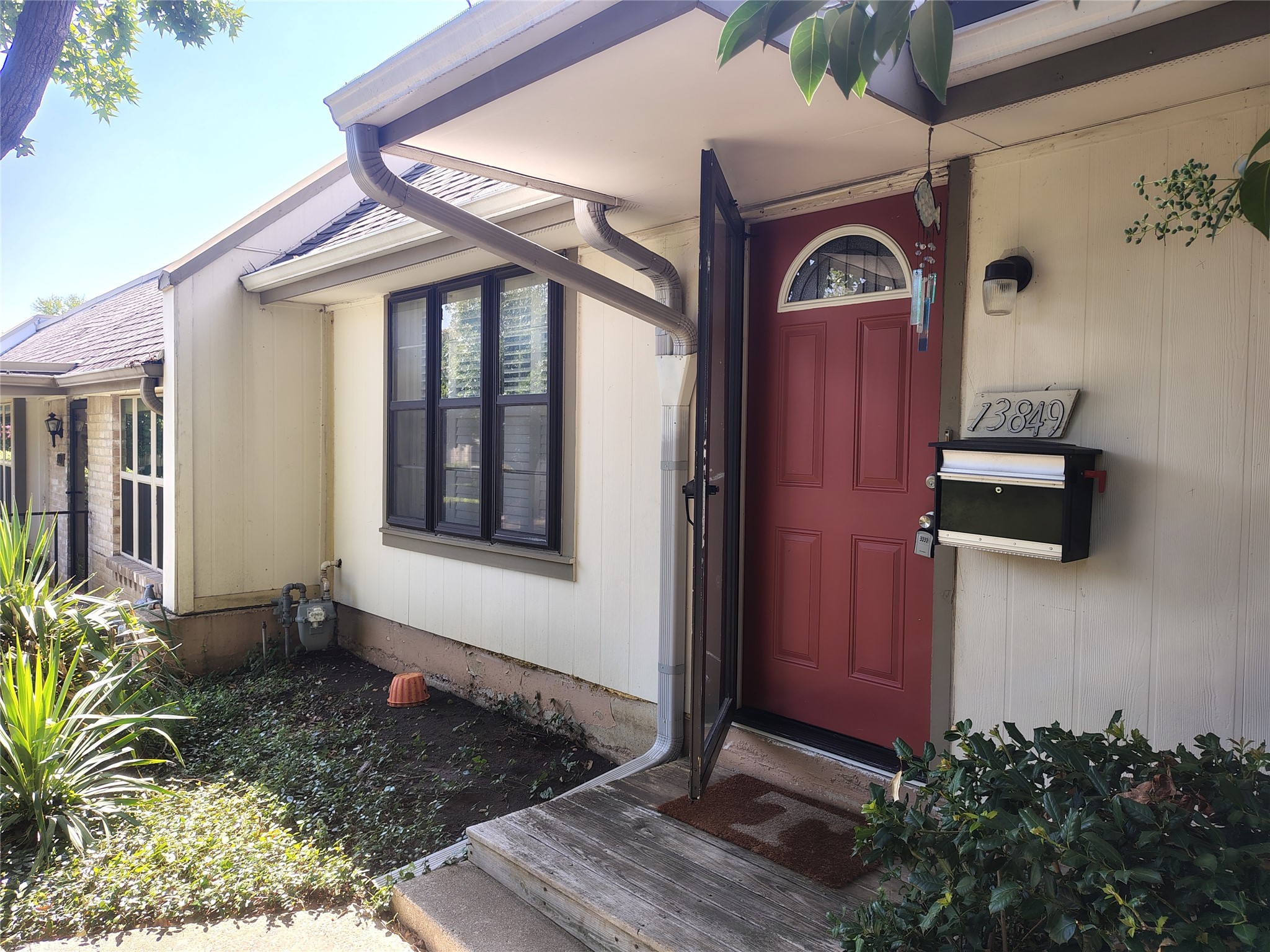 13849 Leinsper Green Street Dallas TX 75240