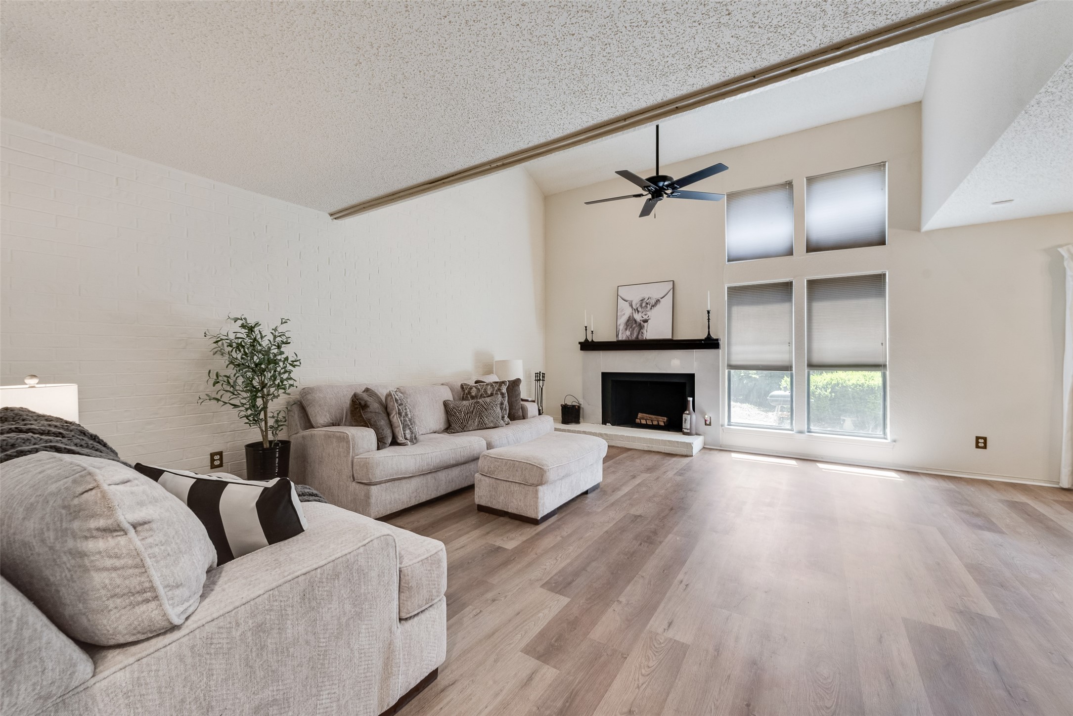 707 Oakwood Trail Fort Worth TX 76112
