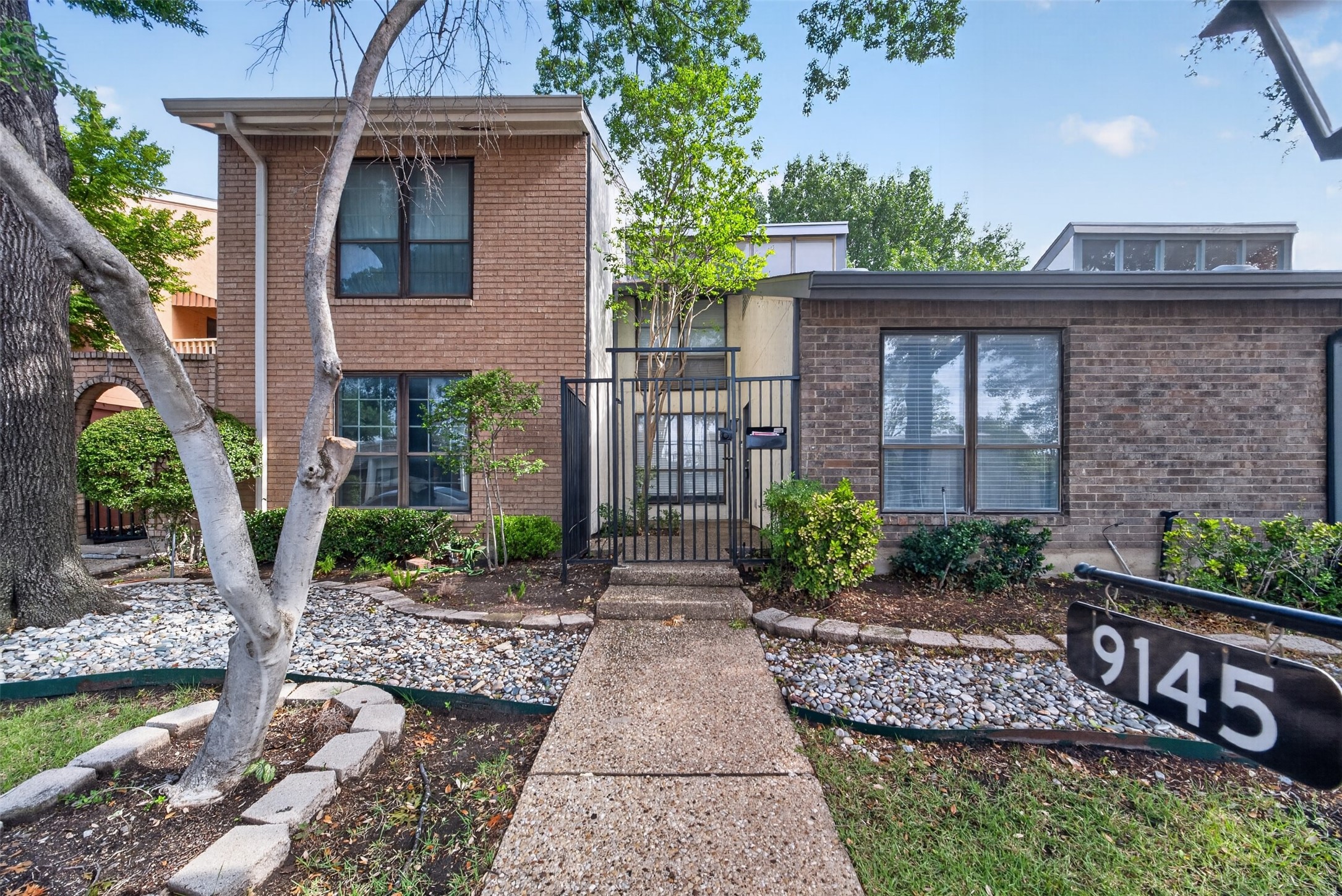 9145 Emberglow Lane Dallas TX 75243