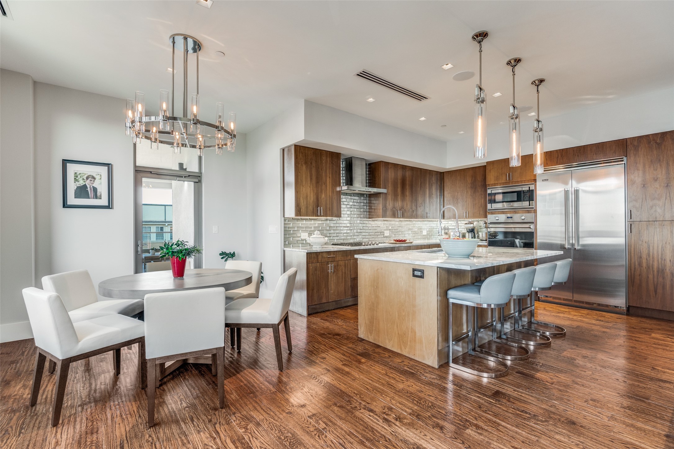 2300 Wolf Street Dallas TX 75201