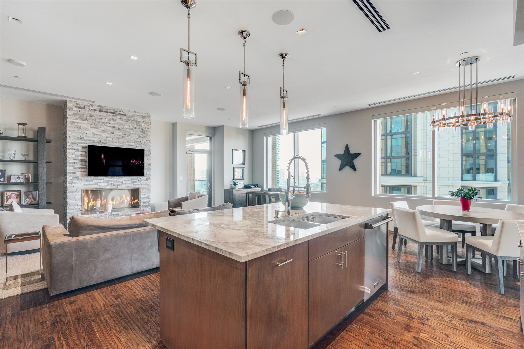 2300 Wolf Street Dallas TX 75201