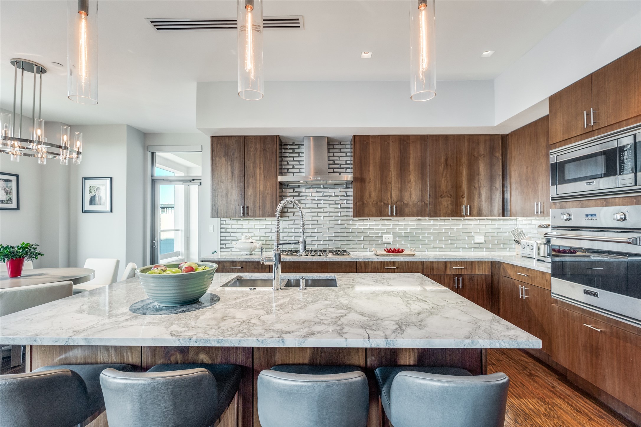 2300 Wolf Street Dallas TX 75201