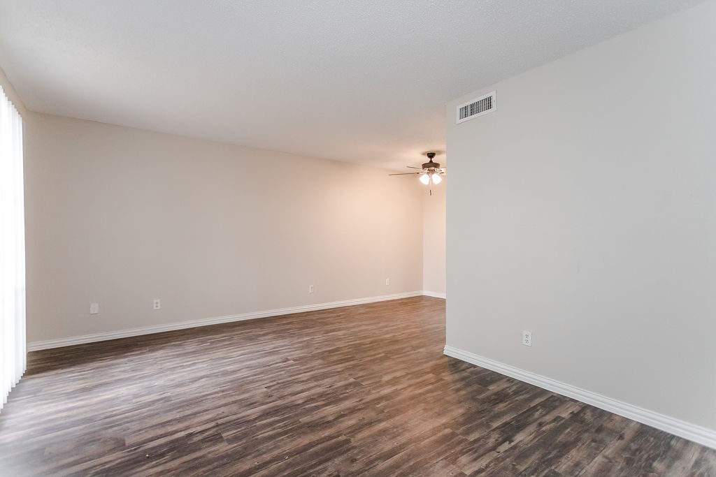 9808 Valley Meadow Place Dallas TX 75220