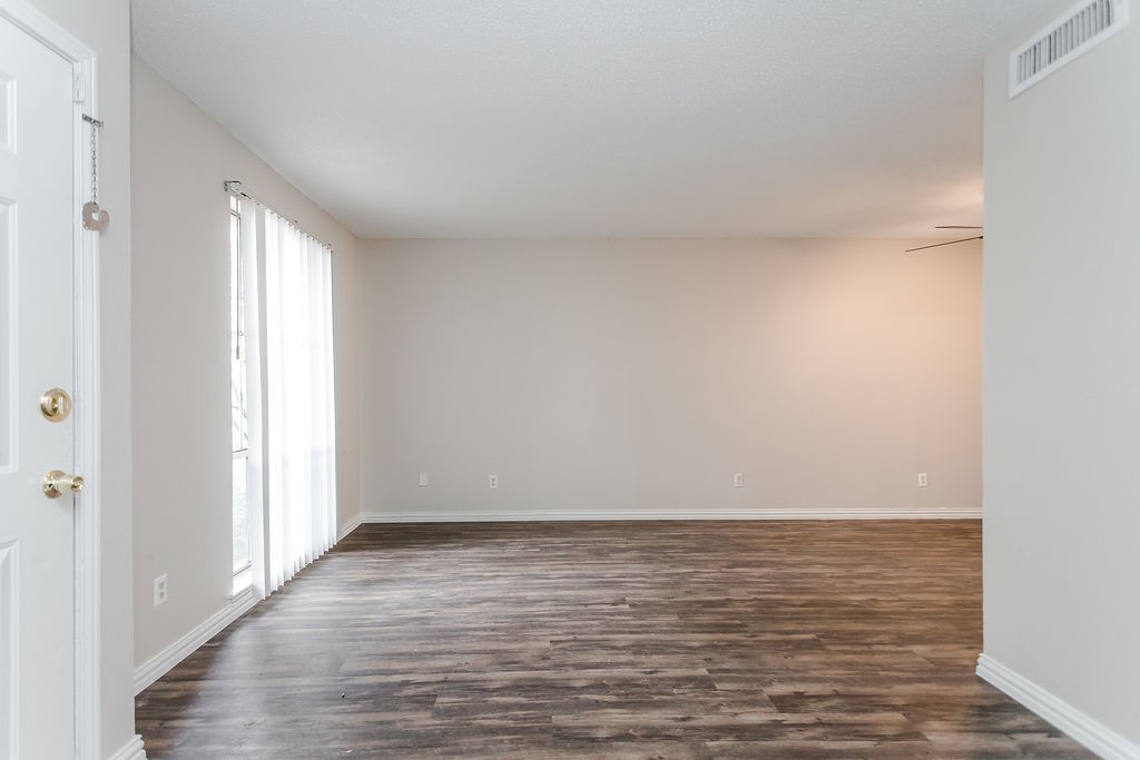 9808 Valley Meadow Place Dallas TX 75220