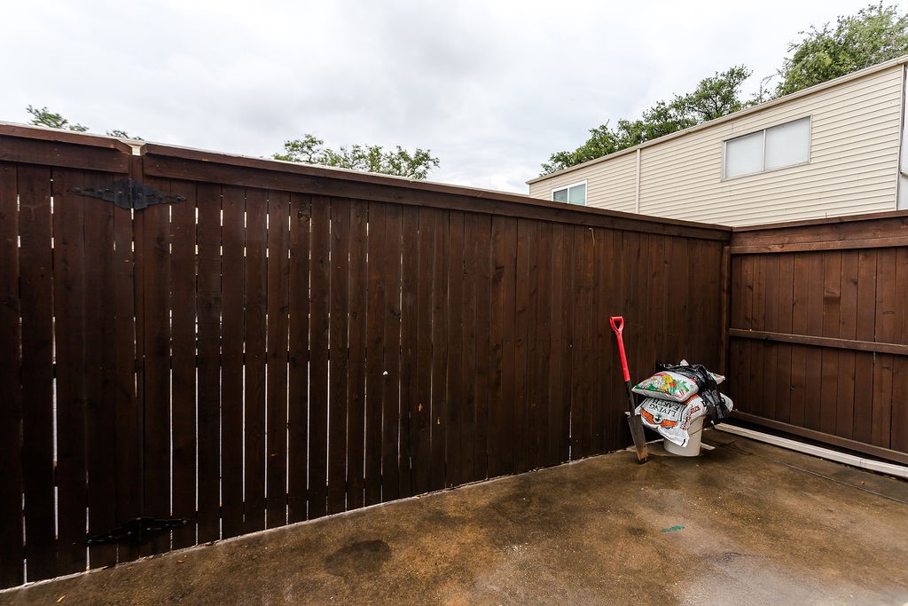 9808 Valley Meadow Place Dallas TX 75220