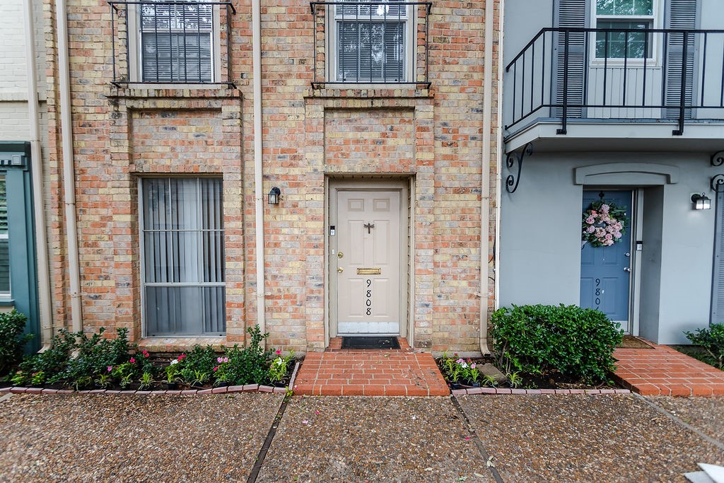 9808 Valley Meadow Place Dallas TX 75220