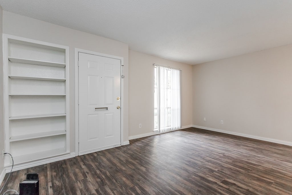 9808 Valley Meadow Place Dallas TX 75220