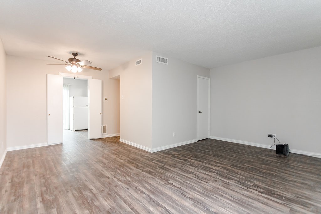 9808 Valley Meadow Place Dallas TX 75220