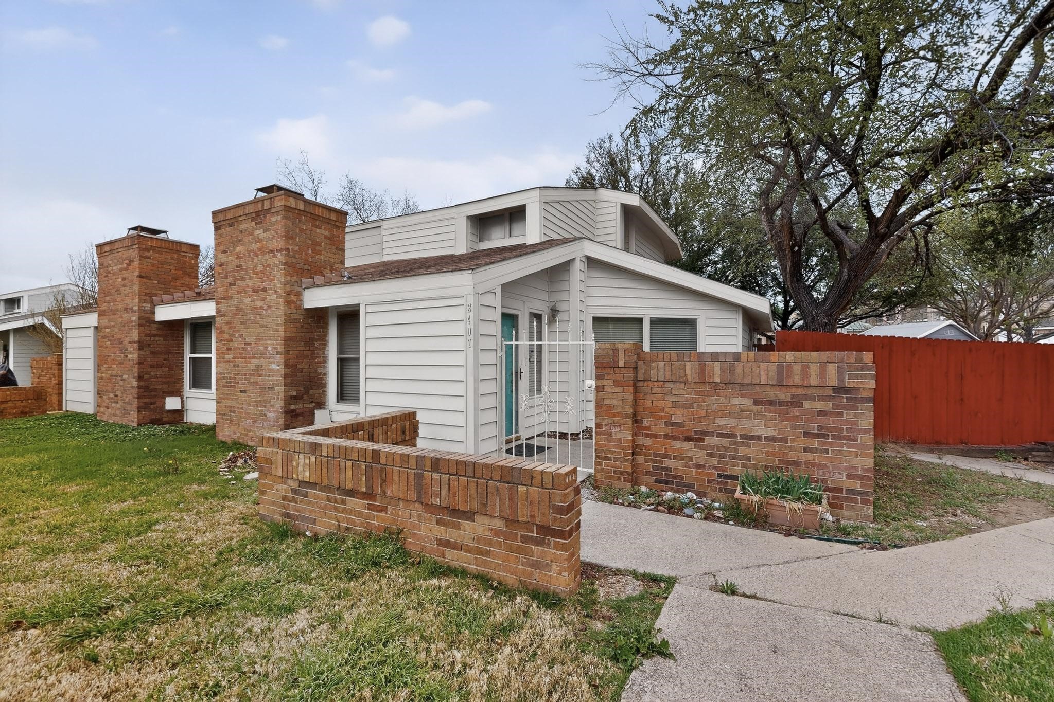 2407 Mustang Court Lewisville TX 75067