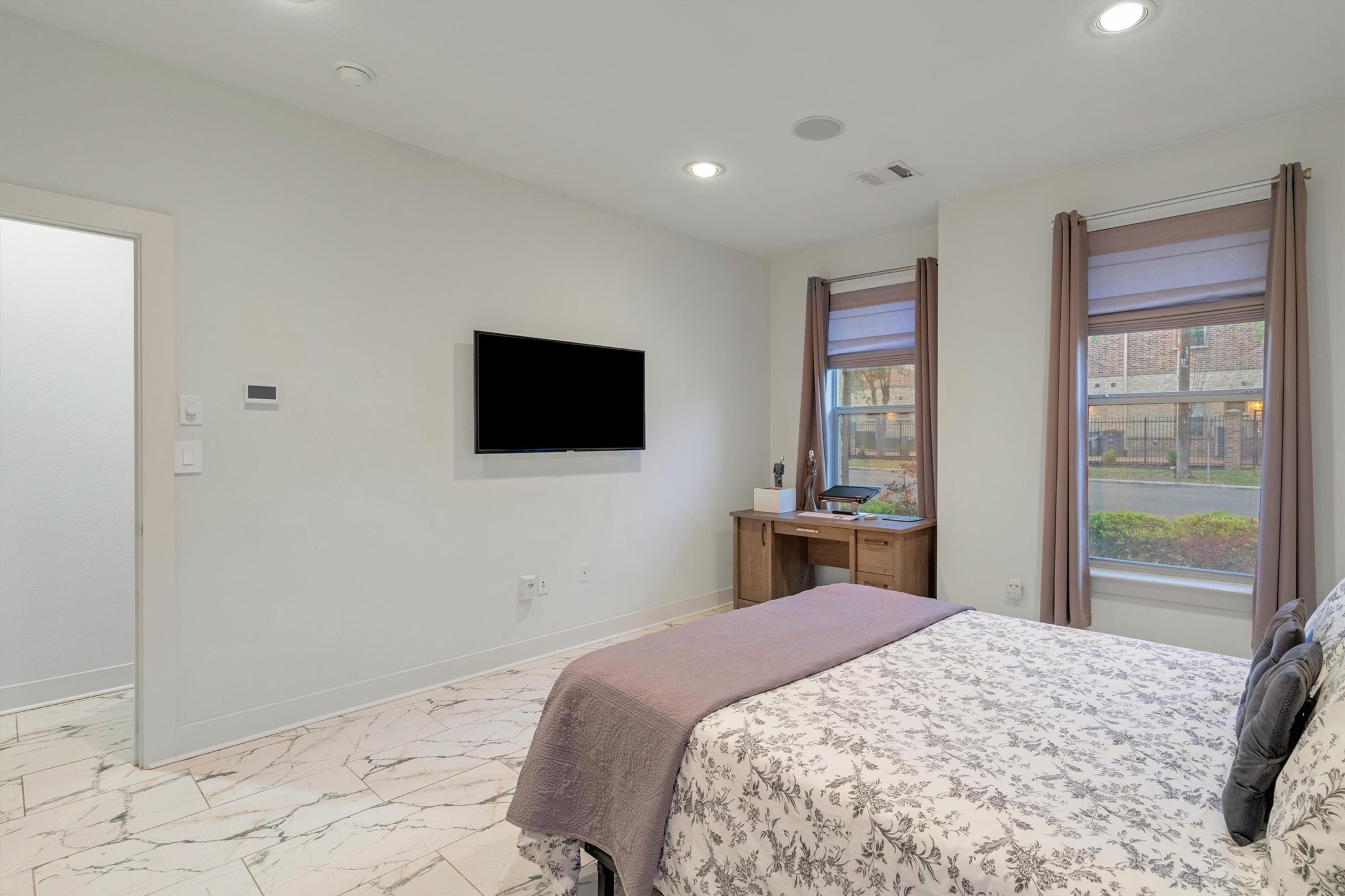 5710 La Vista Drive Dallas TX 75206
