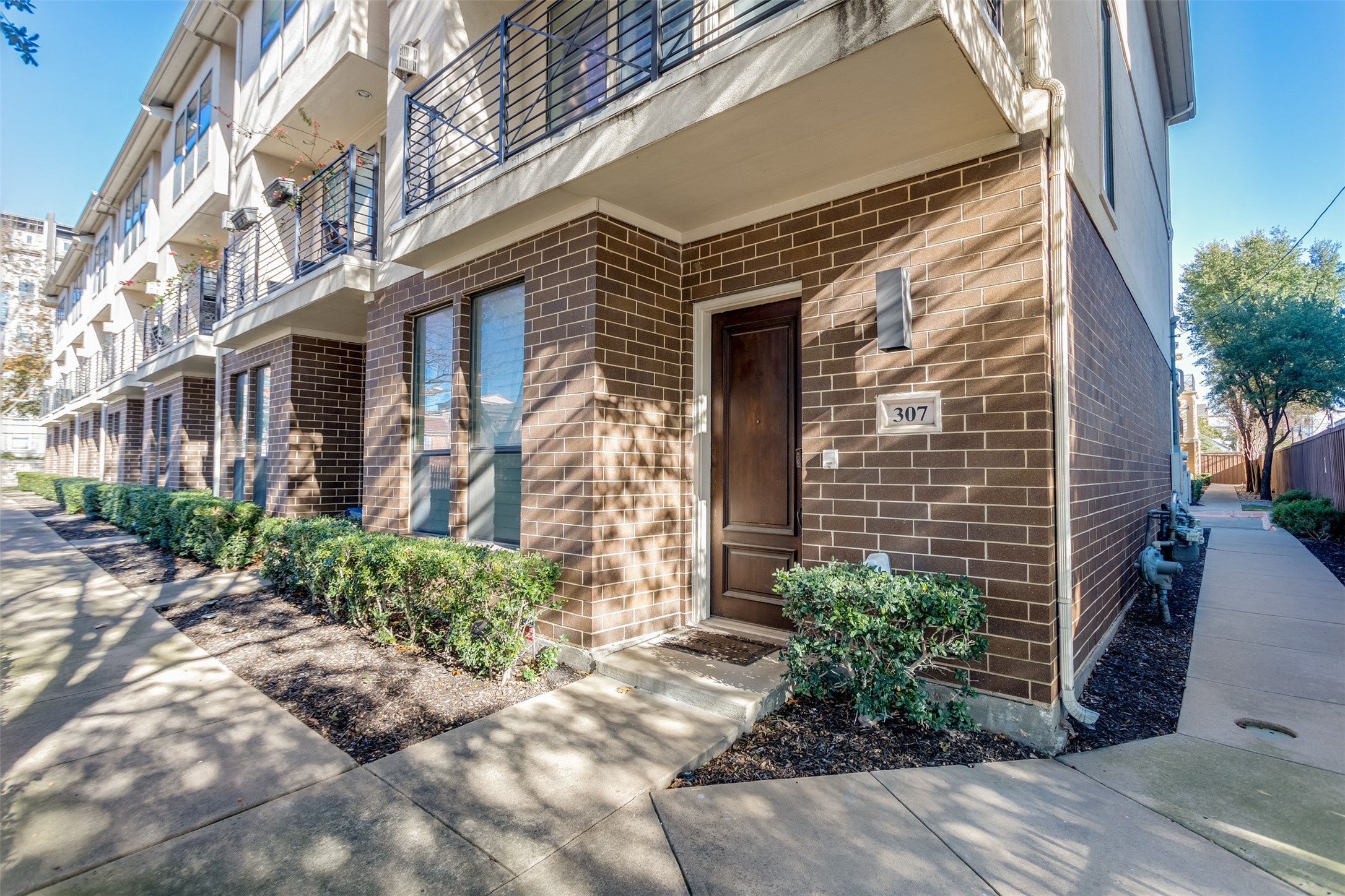 2606 Shelby Avenue Dallas TX 75219