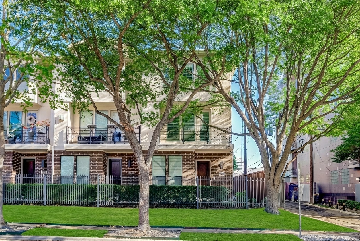 2606 Shelby Avenue Dallas TX 75219