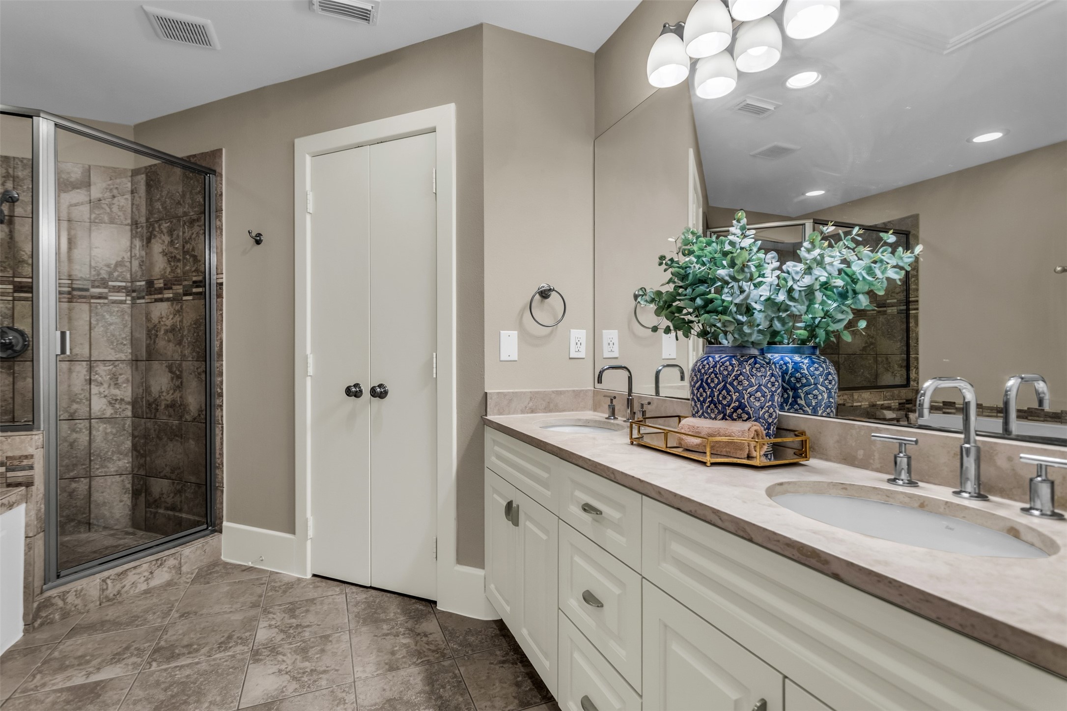 2606 Shelby Avenue Dallas TX 75219