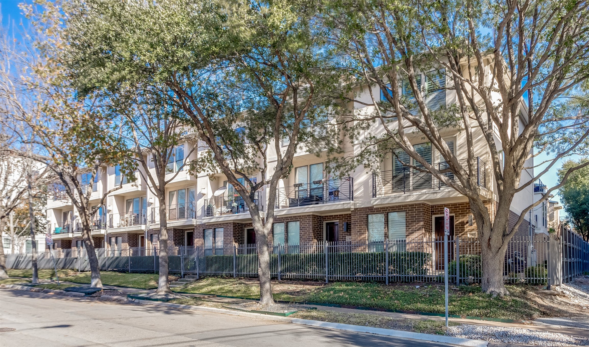 2606 Shelby Avenue Dallas TX 75219