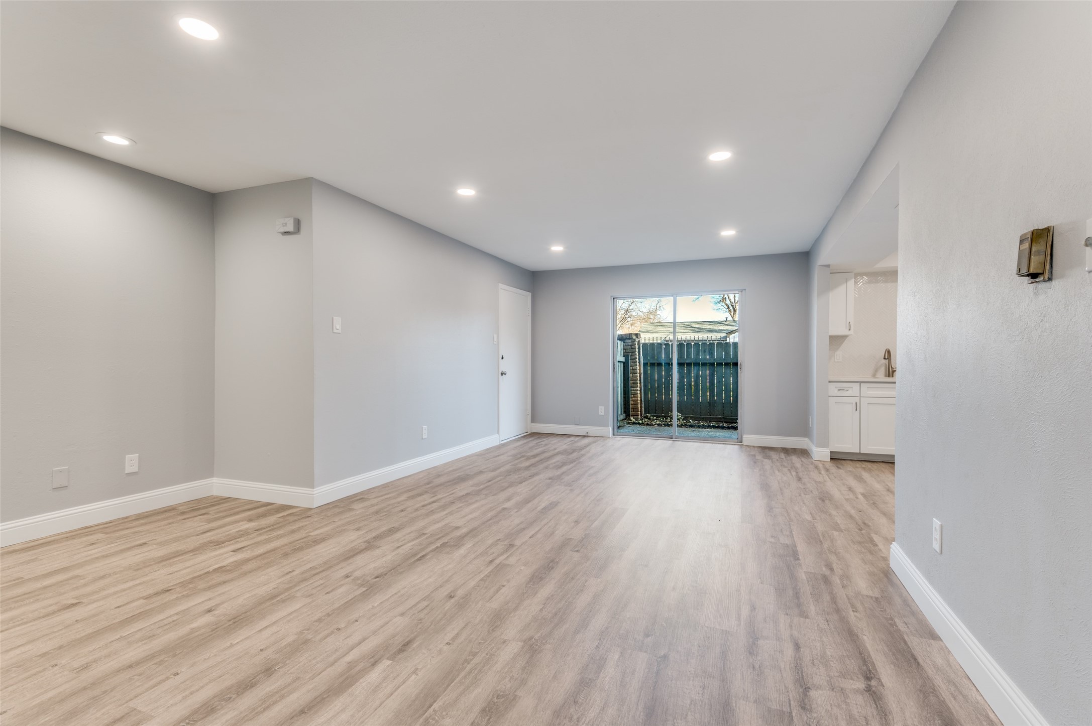 5033 Cedar Springs Road Dallas TX 75235