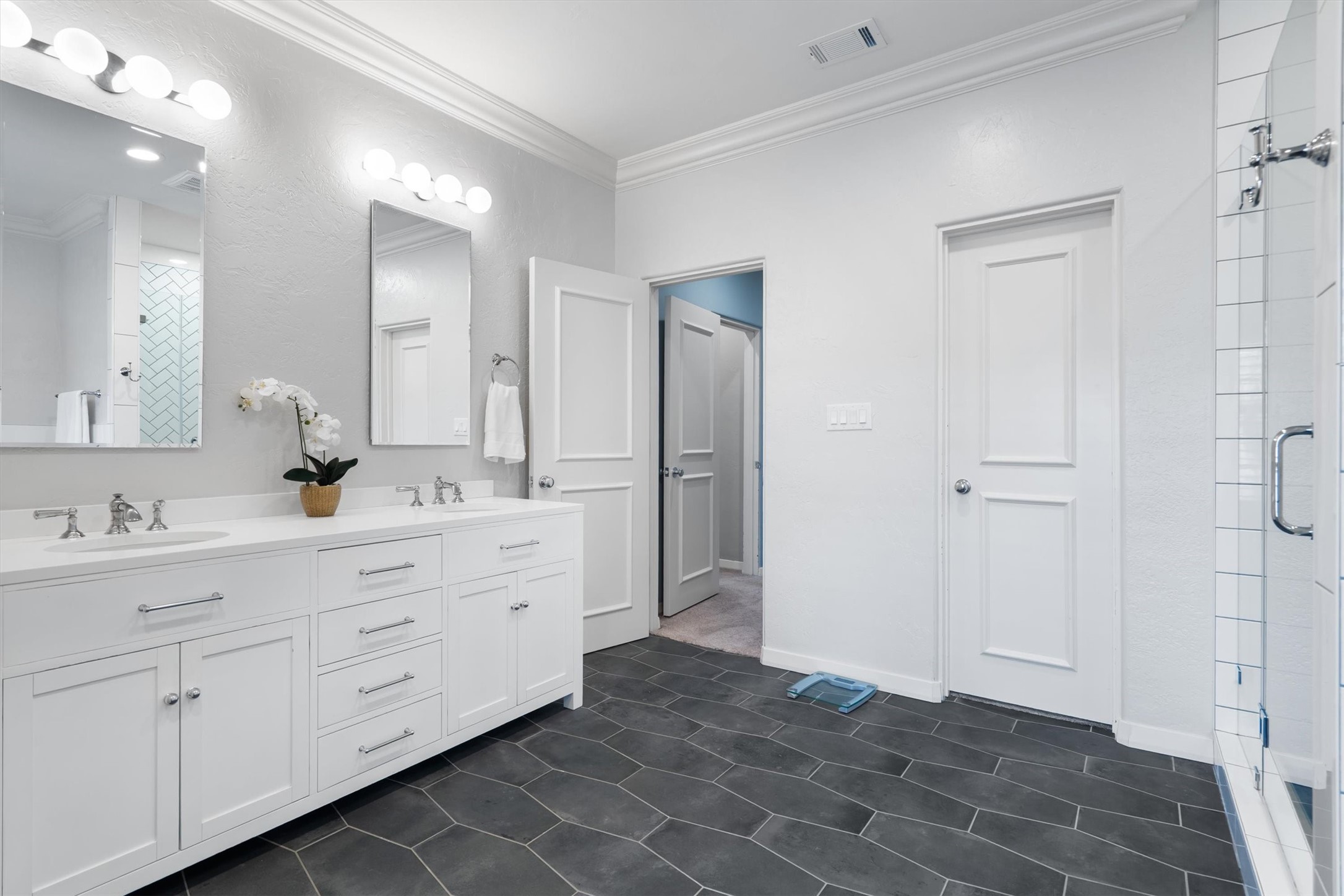 4323 Gilbert Avenue Dallas TX 75219
