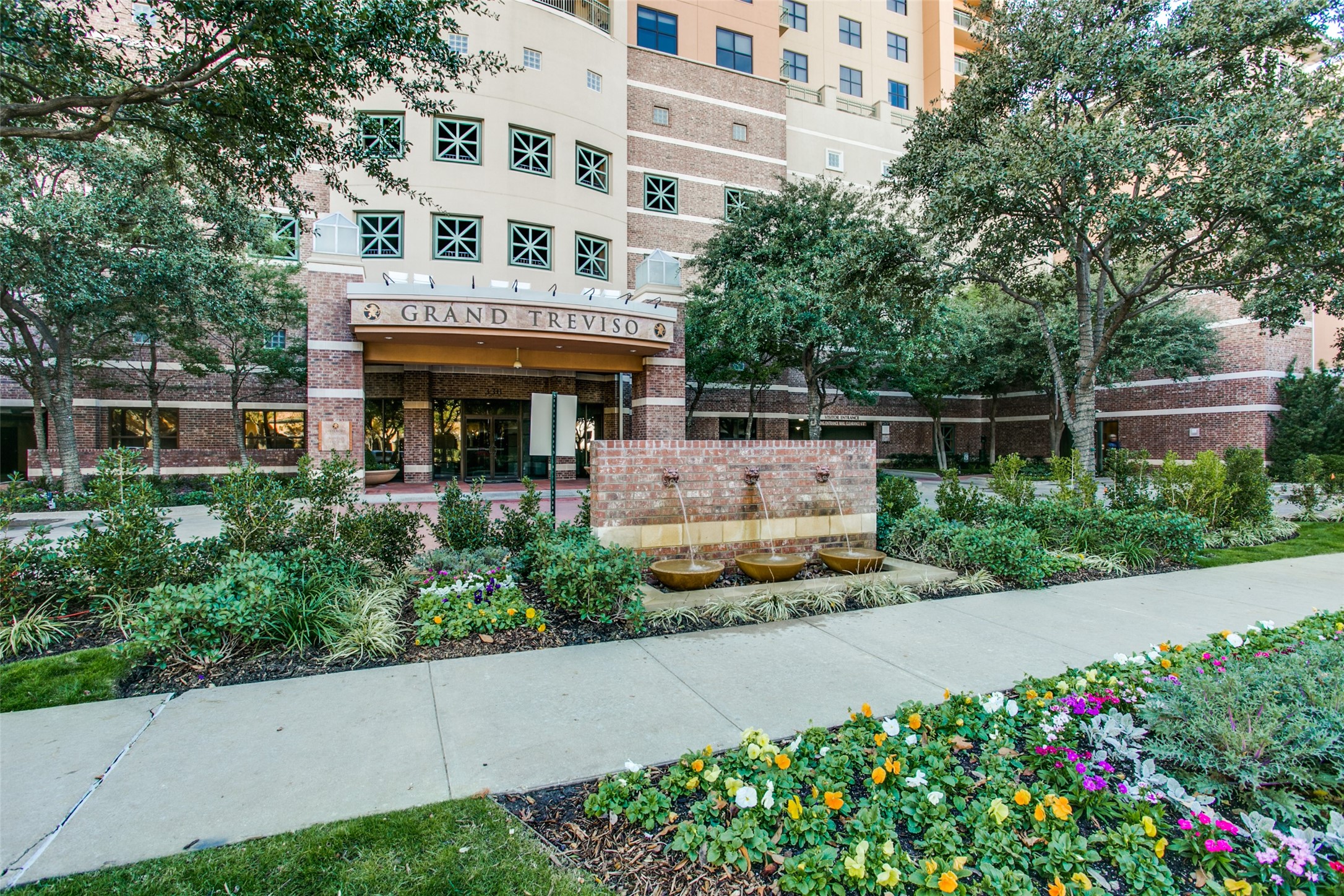 330 Las Colinas Boulevard E Irving TX 75039