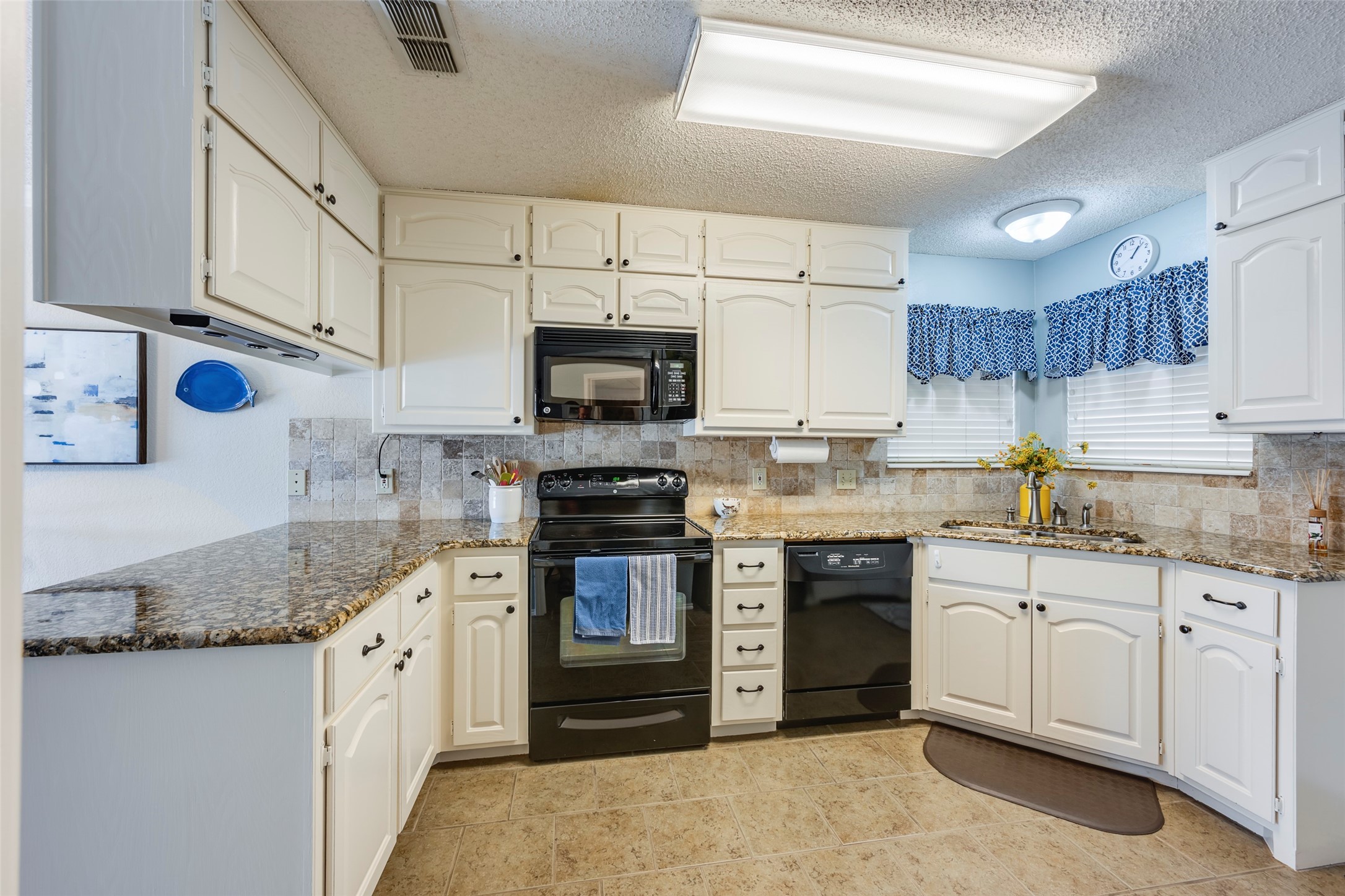 5515 Club Cove Court De Cordova TX 76049