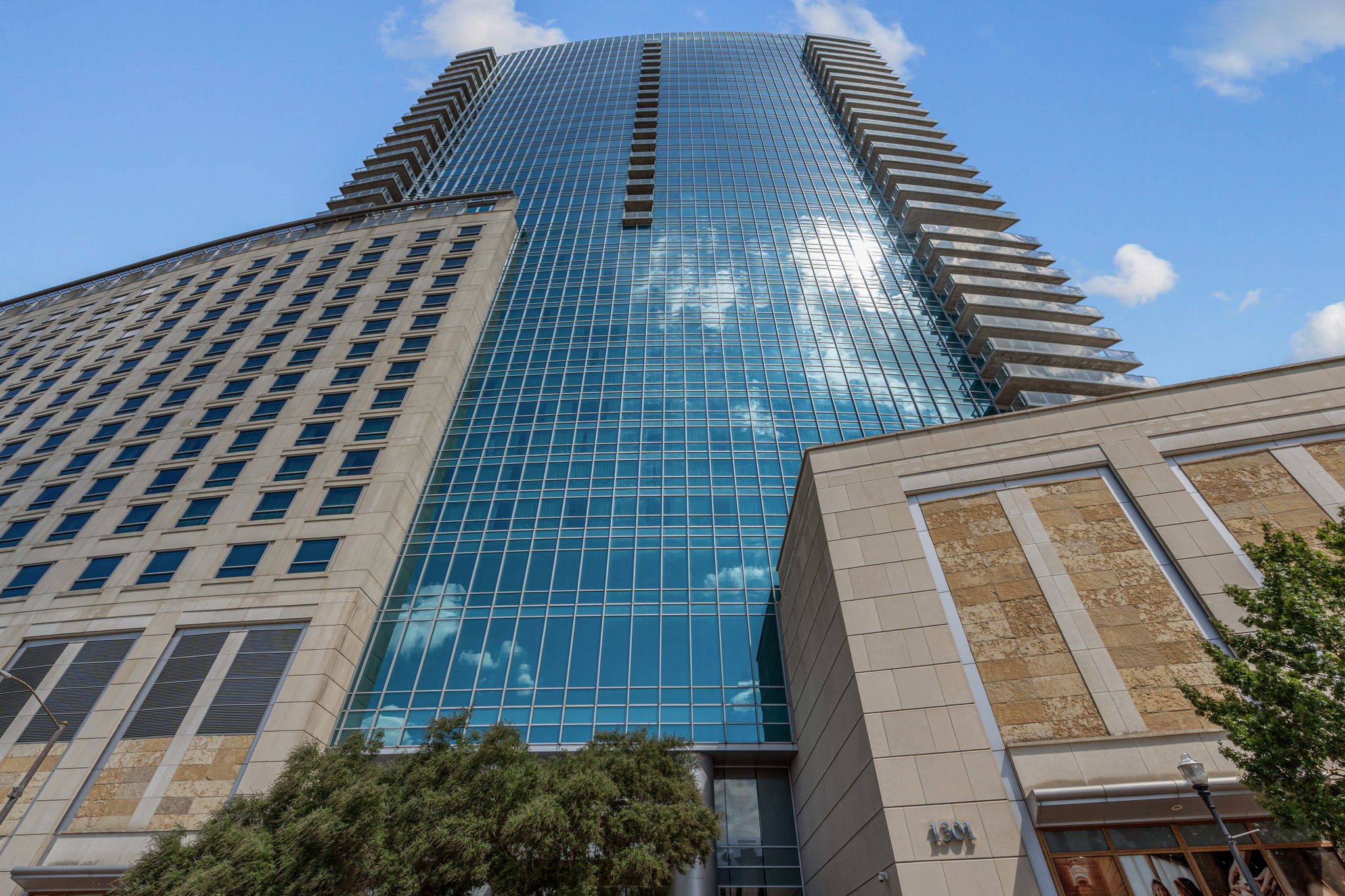 Fort Worth TX, 1301 Throckmorton Street, Unit 2402