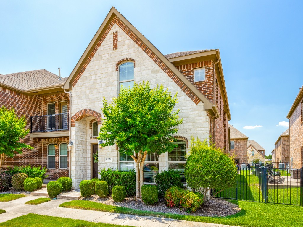 4221 Comanche Drive Carrollton TX 75010