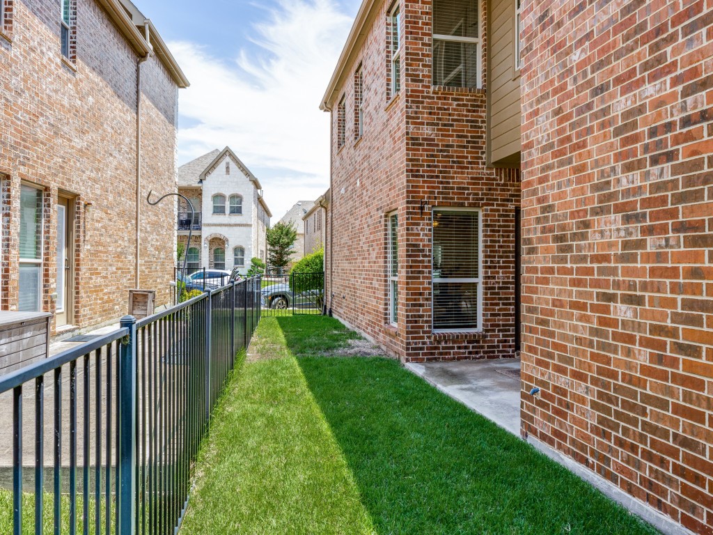 4221 Comanche Drive Carrollton TX 75010