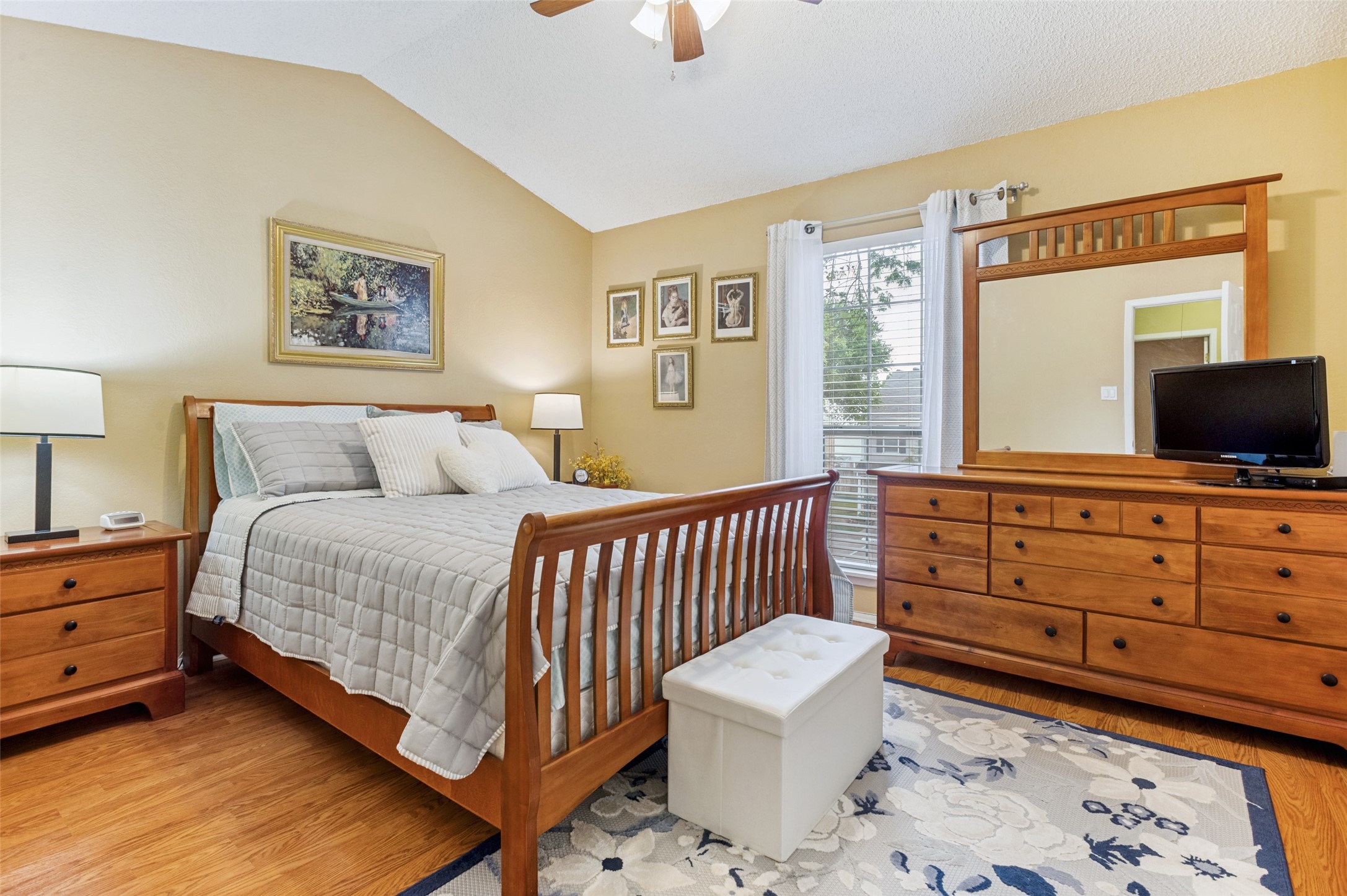 22 Abbey Road Euless TX 76039