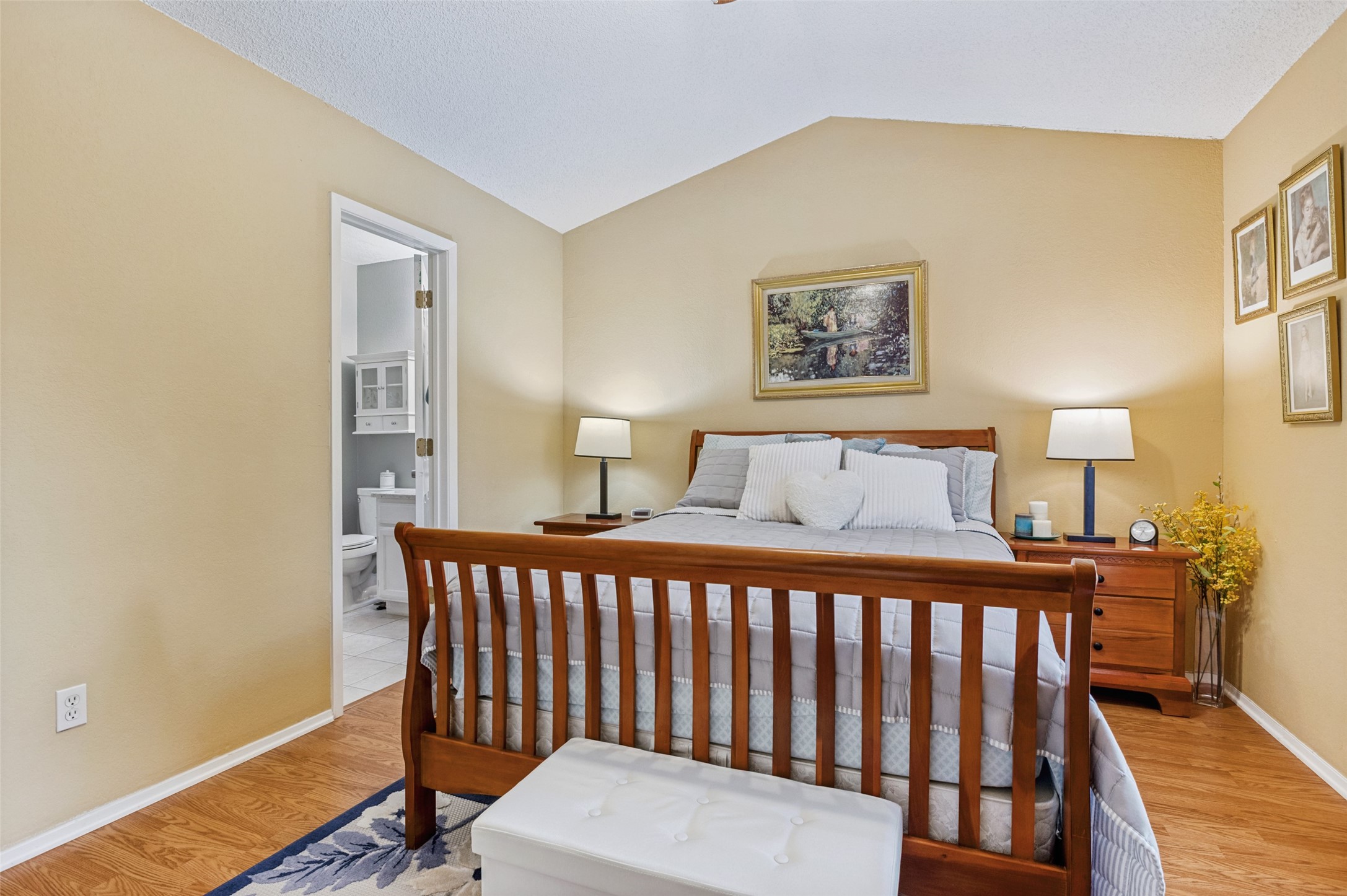 22 Abbey Road Euless TX 76039