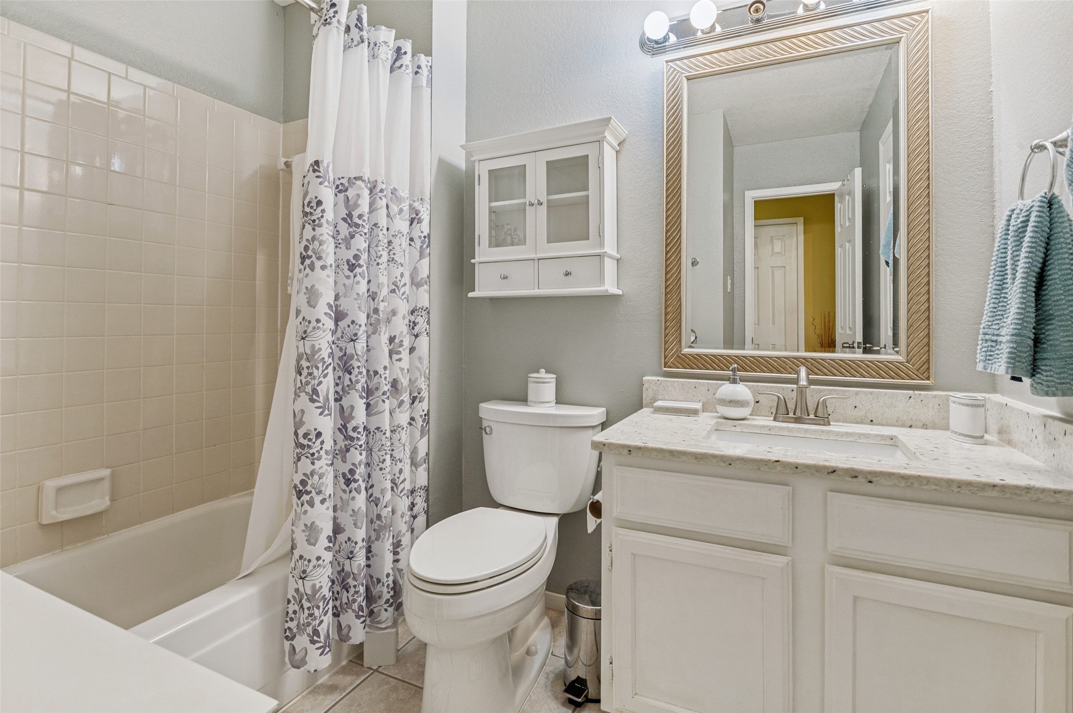 22 Abbey Road Euless TX 76039