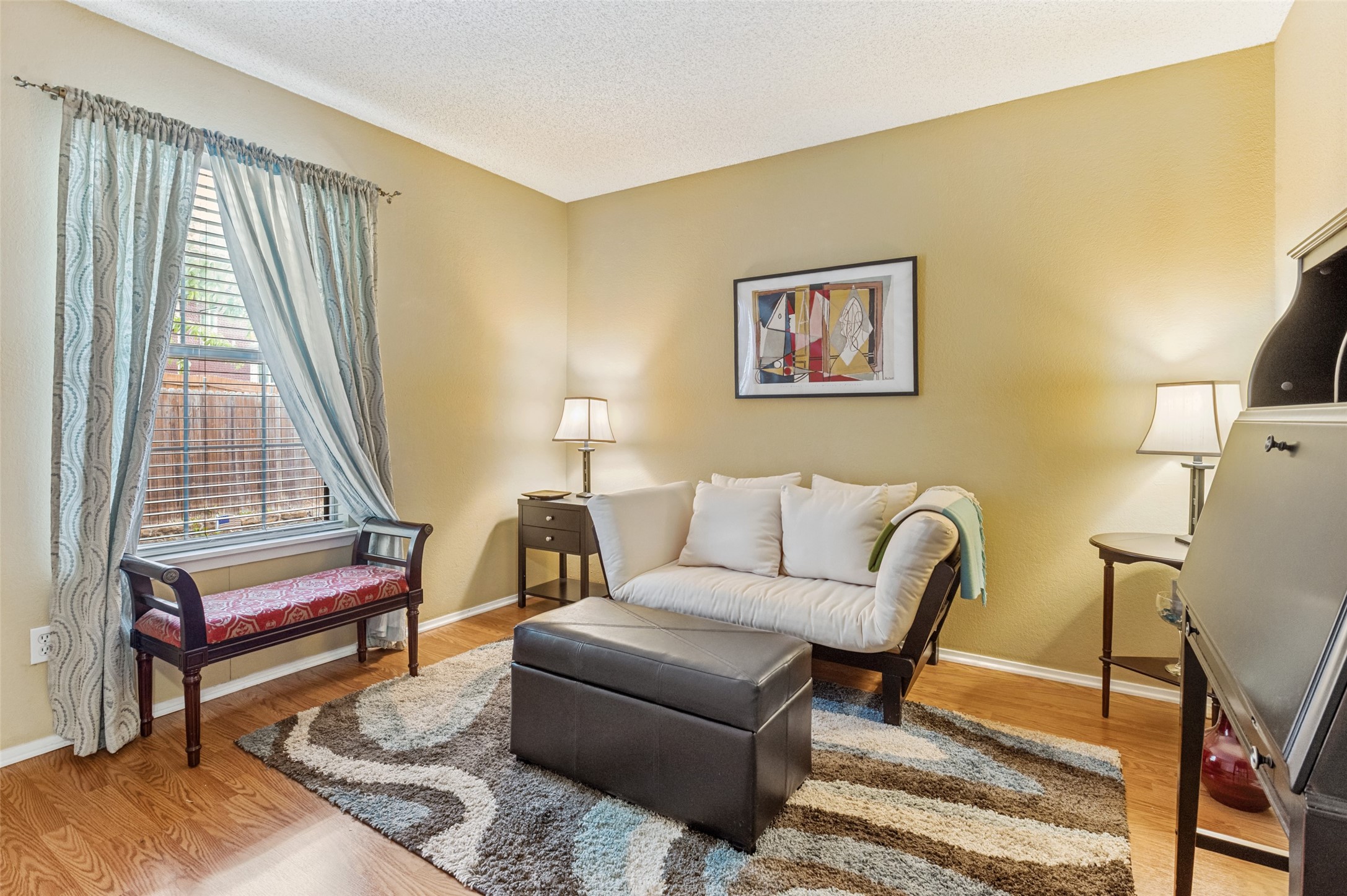 22 Abbey Road Euless TX 76039