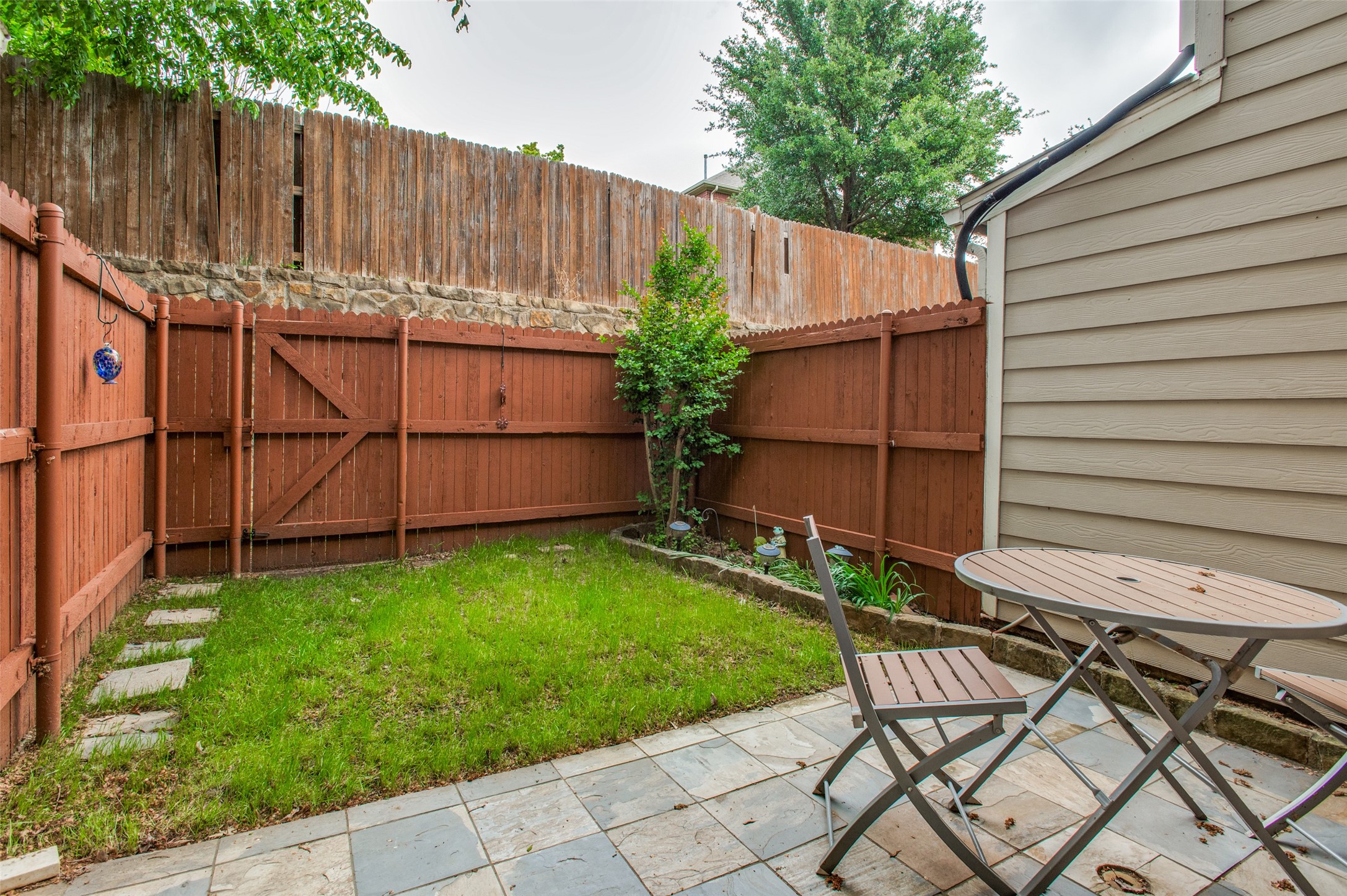 22 Abbey Road Euless TX 76039