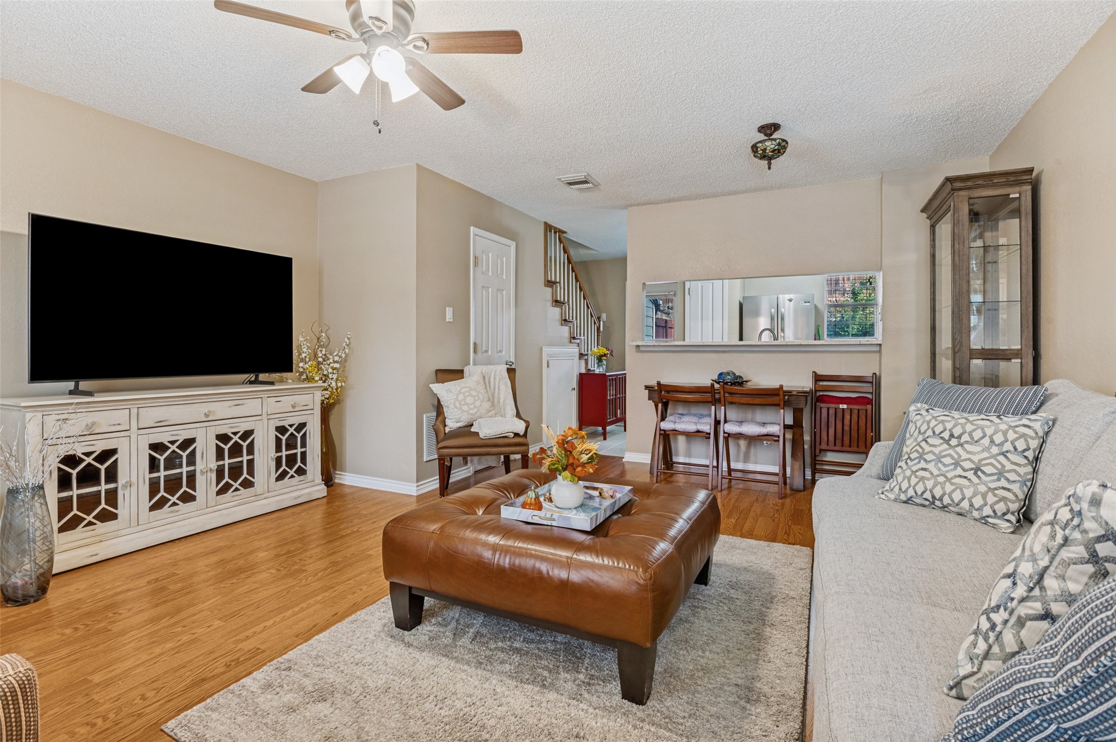 22 Abbey Road Euless TX 76039