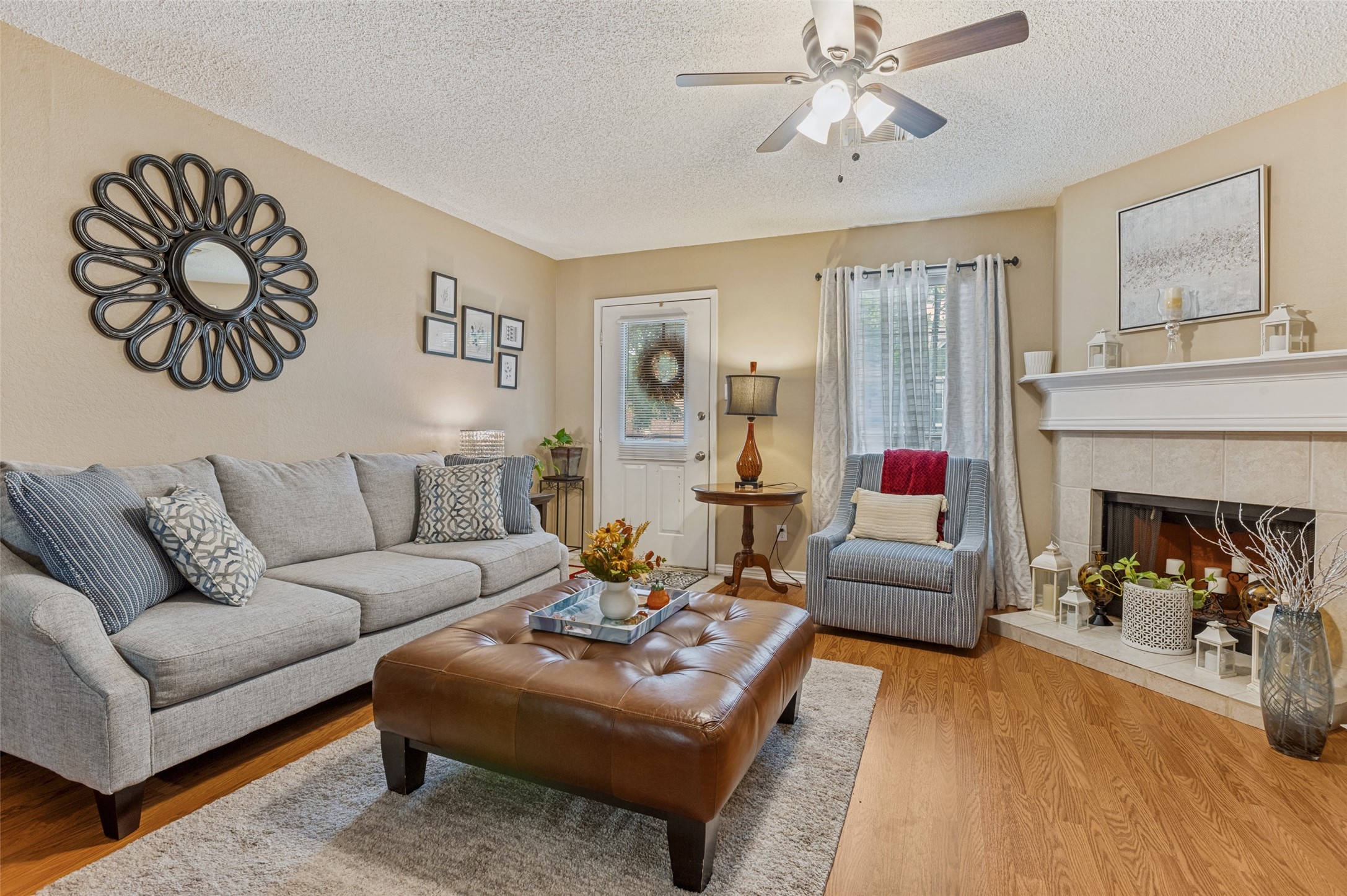 22 Abbey Road Euless TX 76039