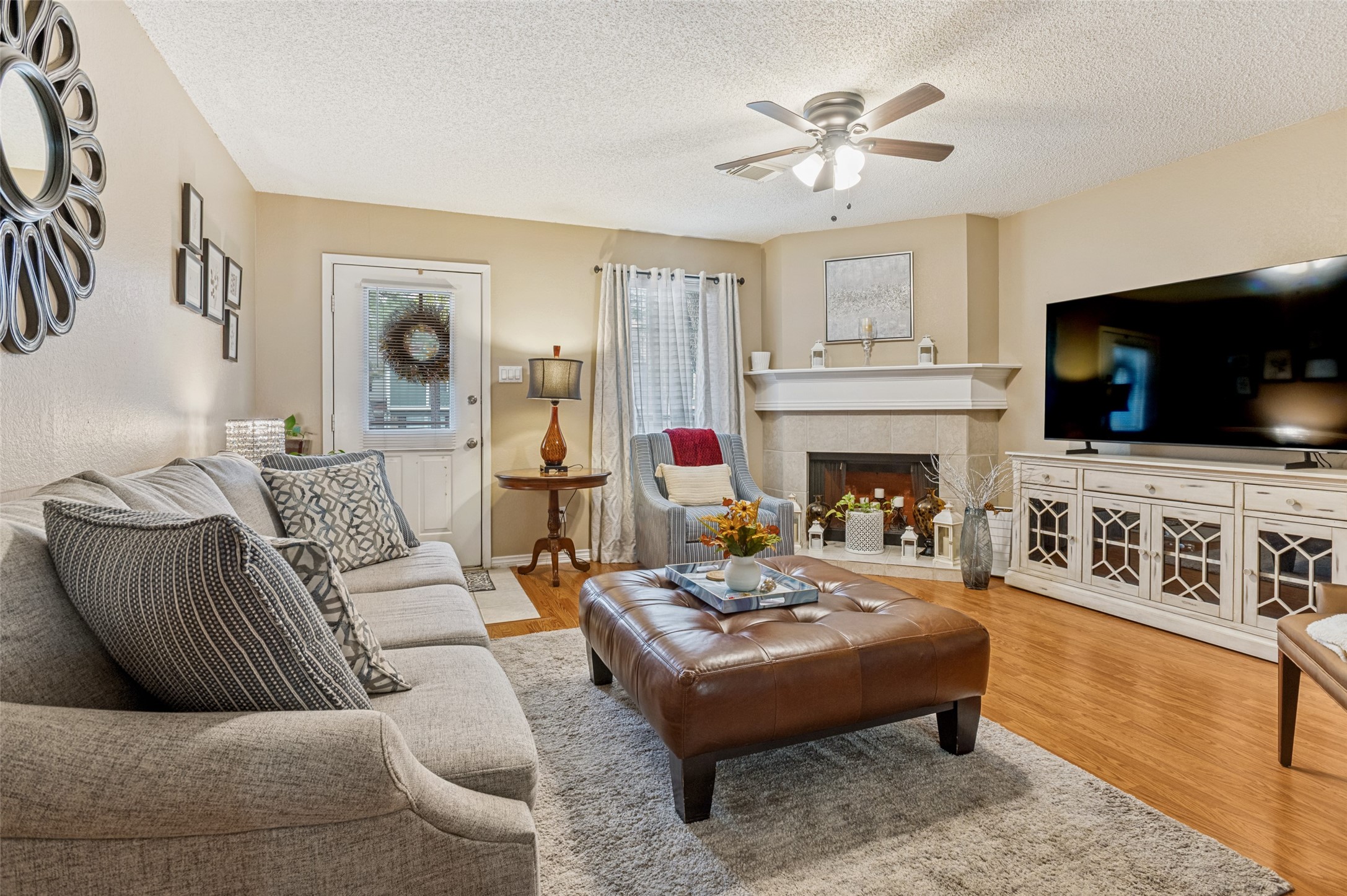 22 Abbey Road Euless TX 76039