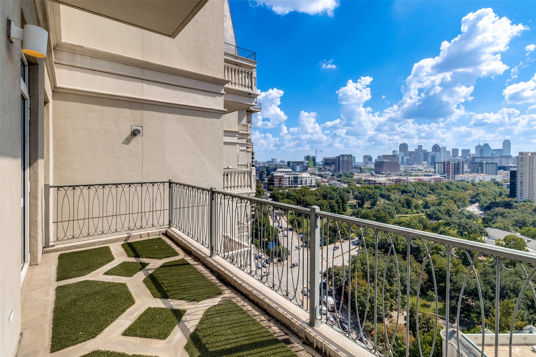 3505 Turtle Creek Boulevard Dallas TX 75219