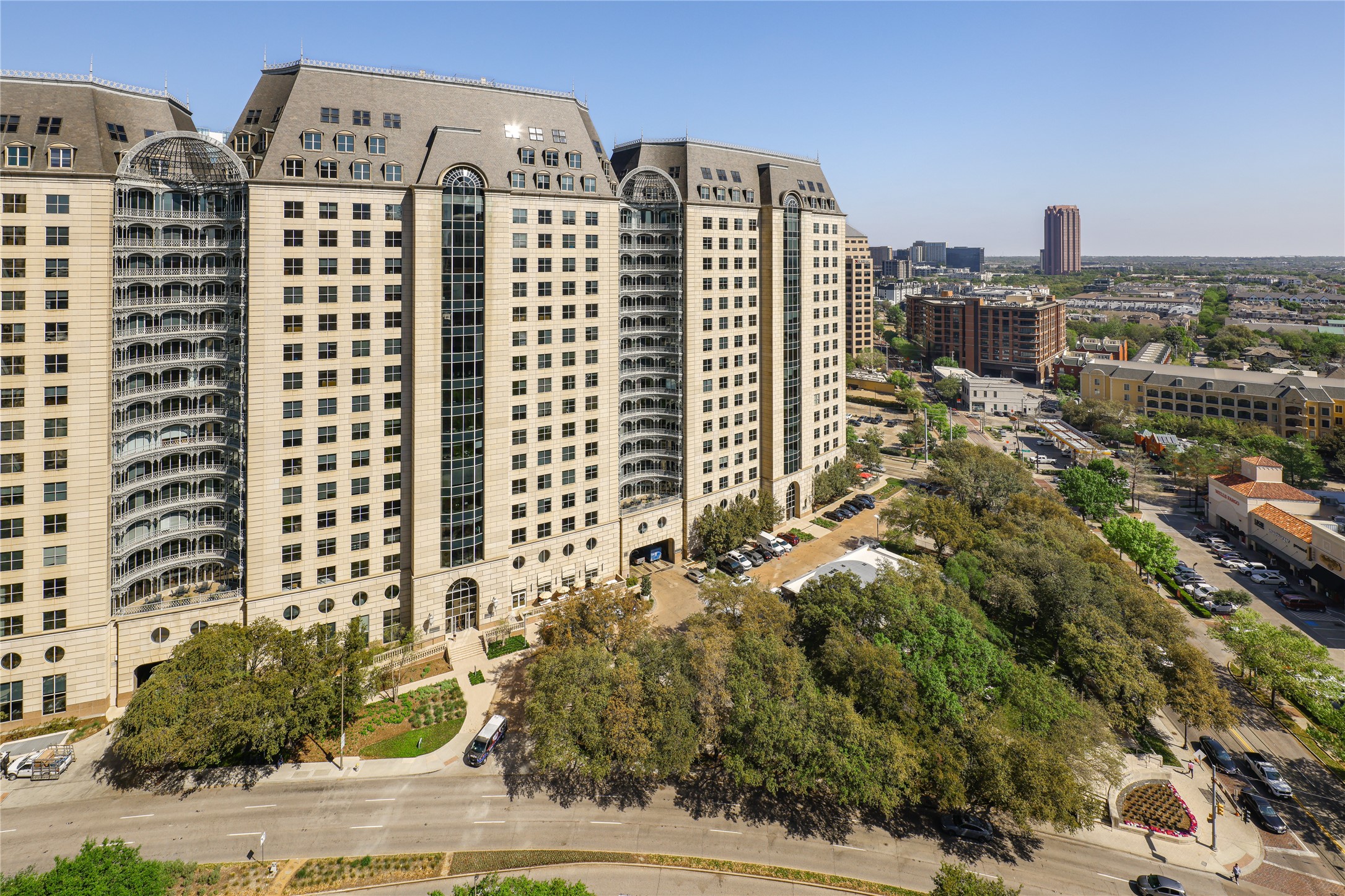 2525 N Pearl Street Dallas TX 75201