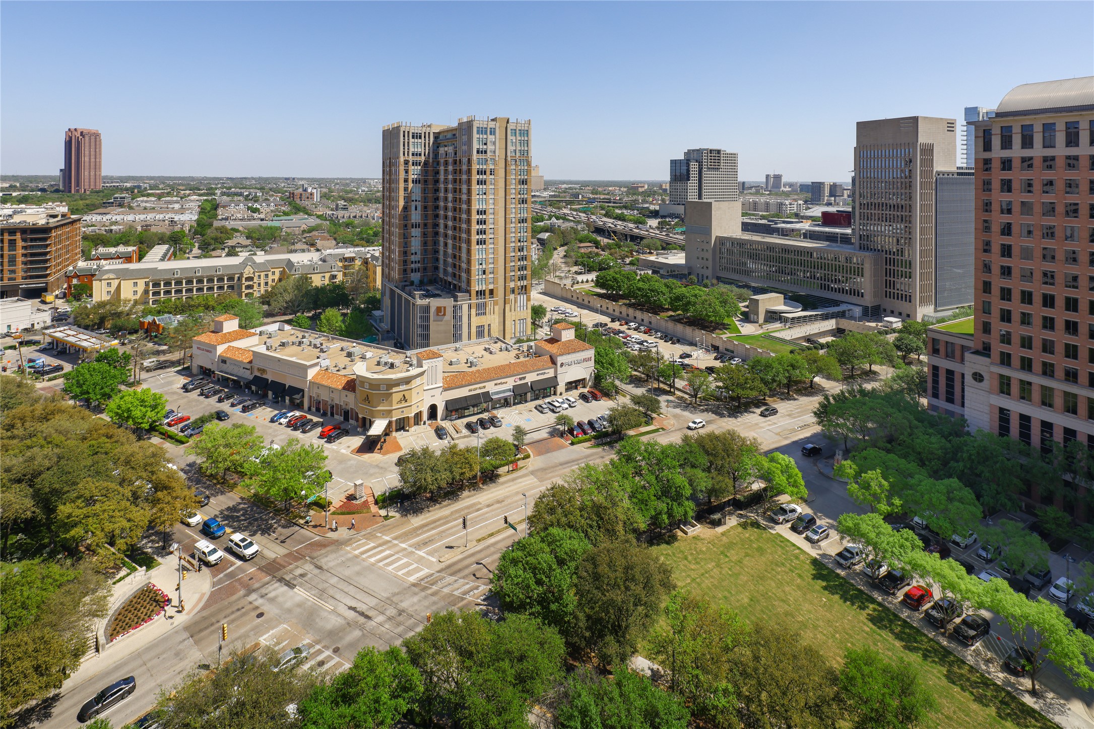 2525 N Pearl Street Dallas TX 75201