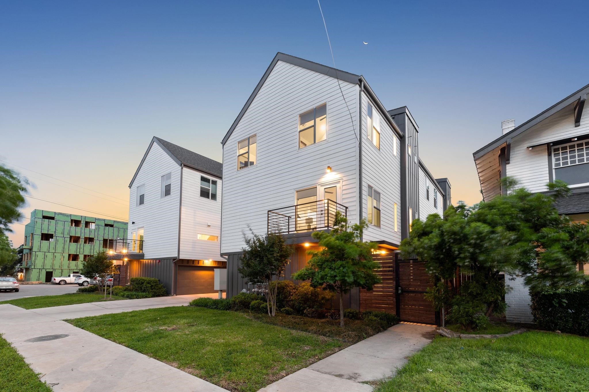 1507 N Garrett Avenue Dallas TX 75206