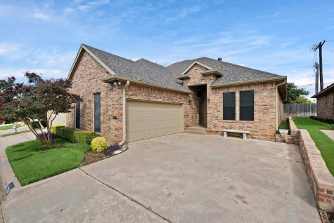 1220 Woodland Park Drive Hurst TX 76053