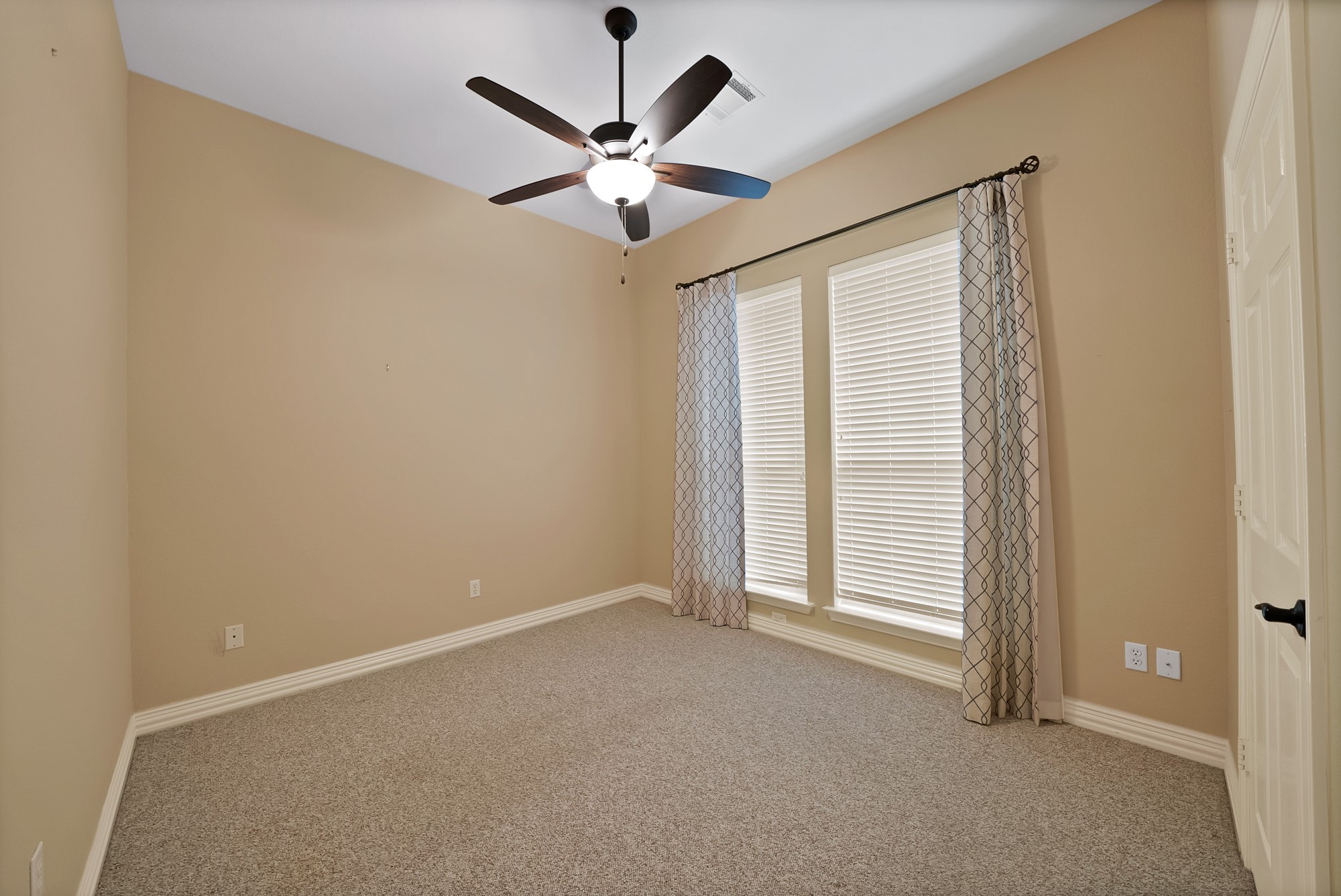 1220 Woodland Park Drive Hurst TX 76053